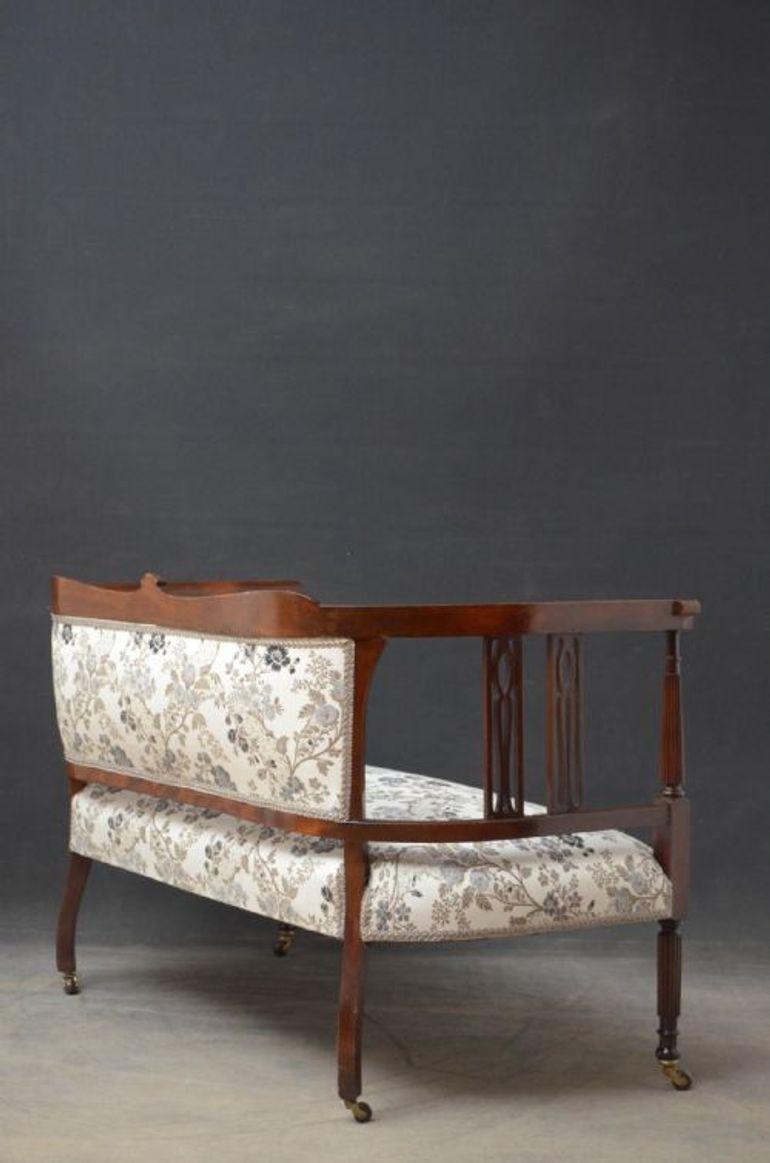Late Victorian Mahogany Sofa For Sale 10