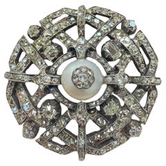 Broche victoriano tardío de perlas naturales y diamantes en oro de 14 quilates y plata