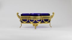 Centre de table de style néoclassique de la fin de l'époque victorienne, en argent doré et verre cobalt