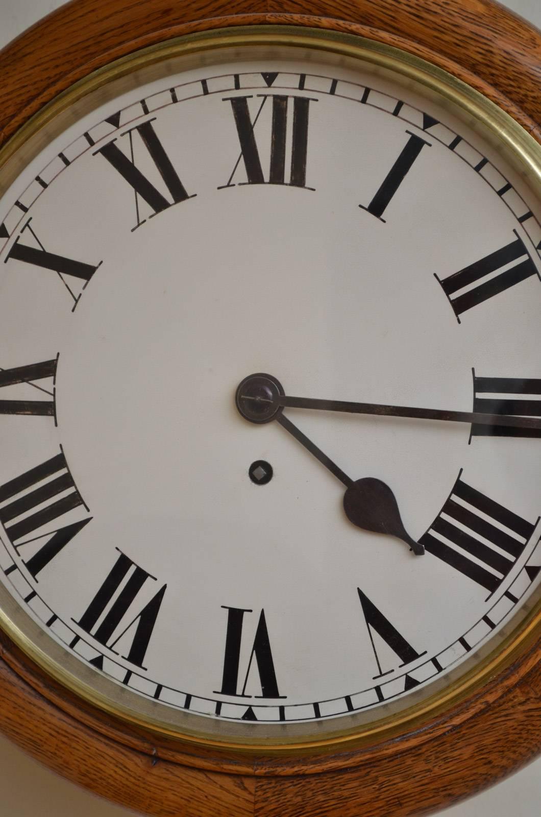 Sn3245, late Victorian wall clock, having white enamel dial with Roman numerals, original hands, brass bezel and single fusee movement in oak case, circa 1890

The movement has been cleaned and serviced by a horologist and it is guaranteed for 12