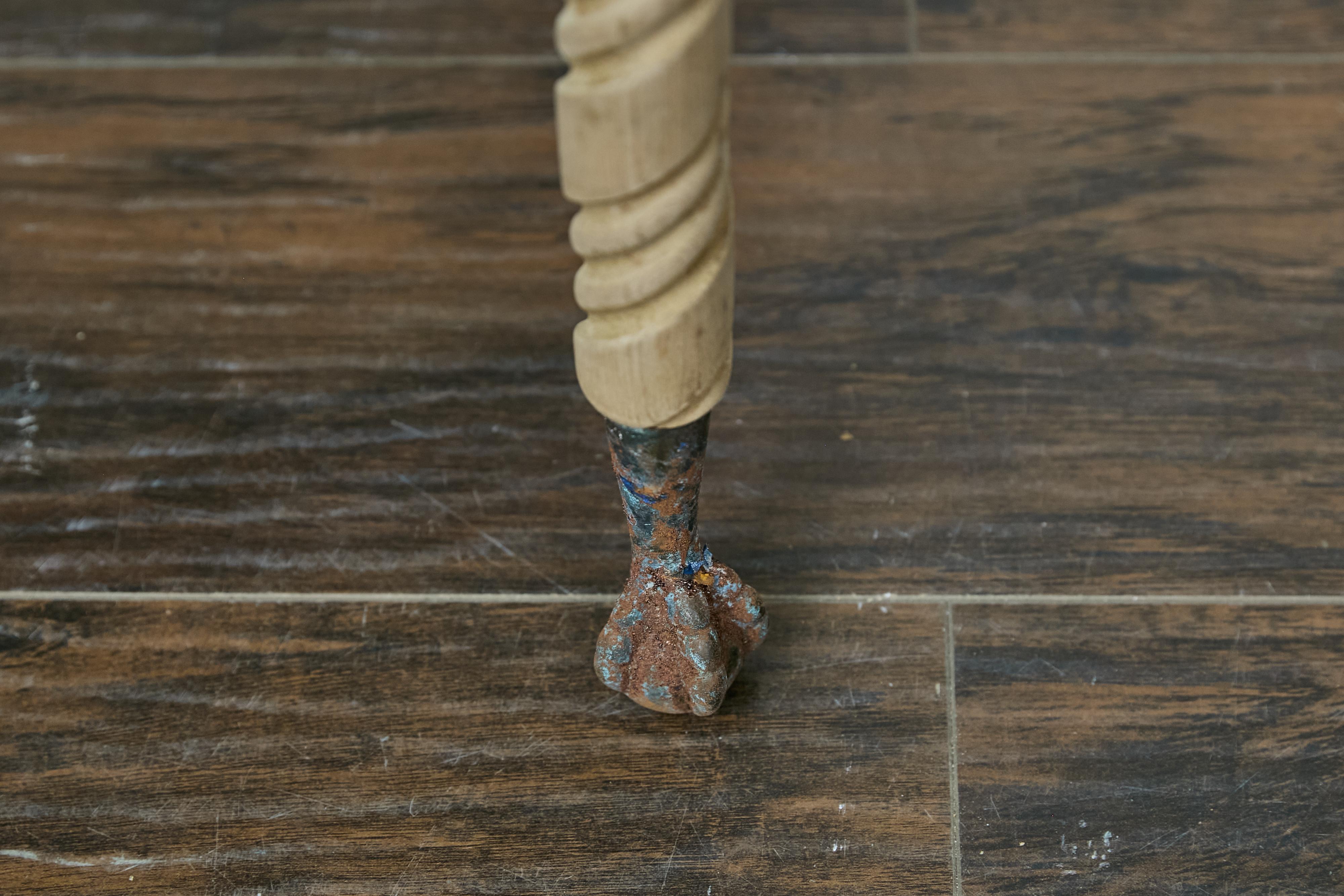 Tardo vittoriano Poltrona tardo-vittoriana in Oak Barley Twist con pelle di zebra e piedi Ball and Claw in vendita