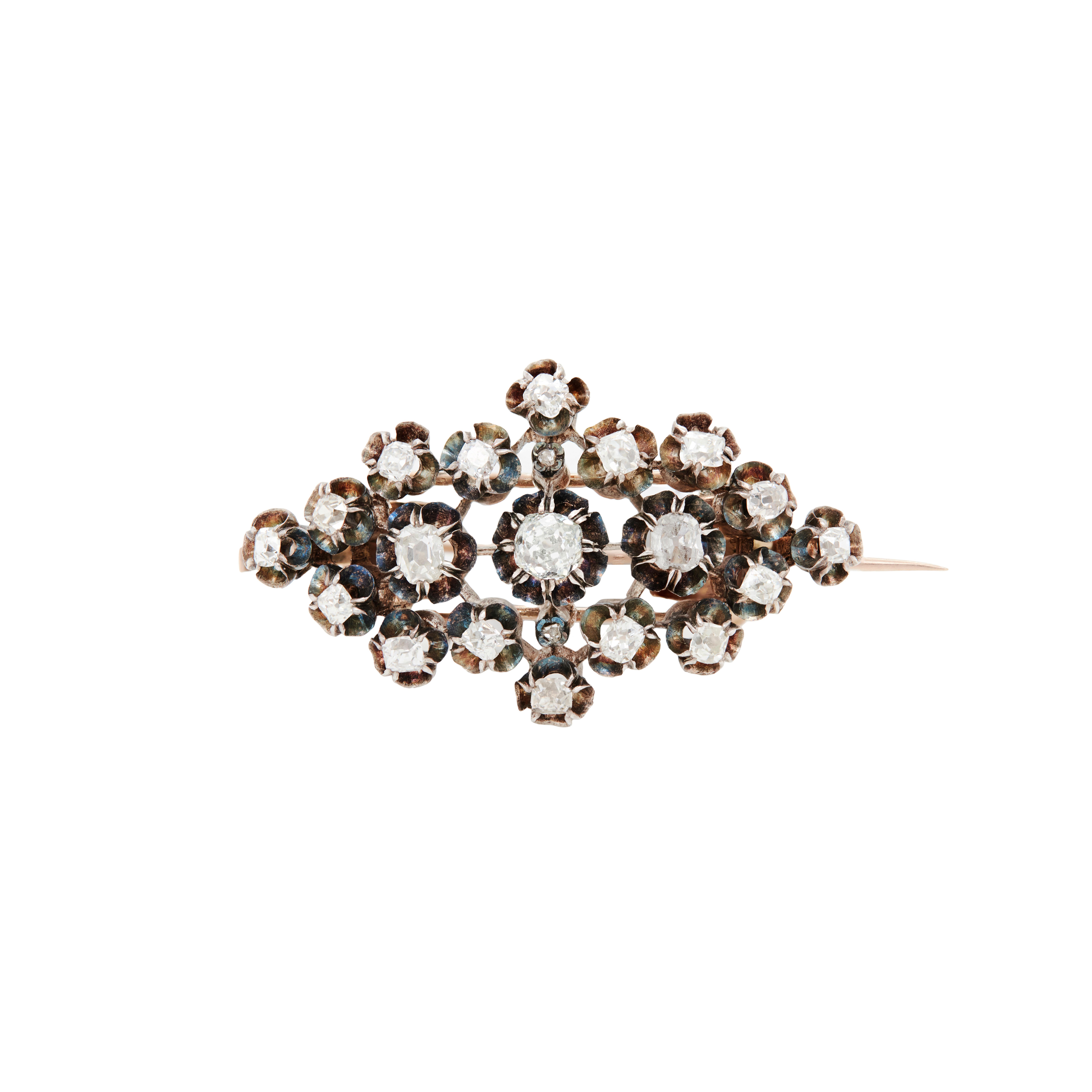 Pendants d'oreilles et broche en argent sur or 18 carats de la fin de l'époque victorienne avec diamants de taille ancienne Bon état - En vente à London, GB