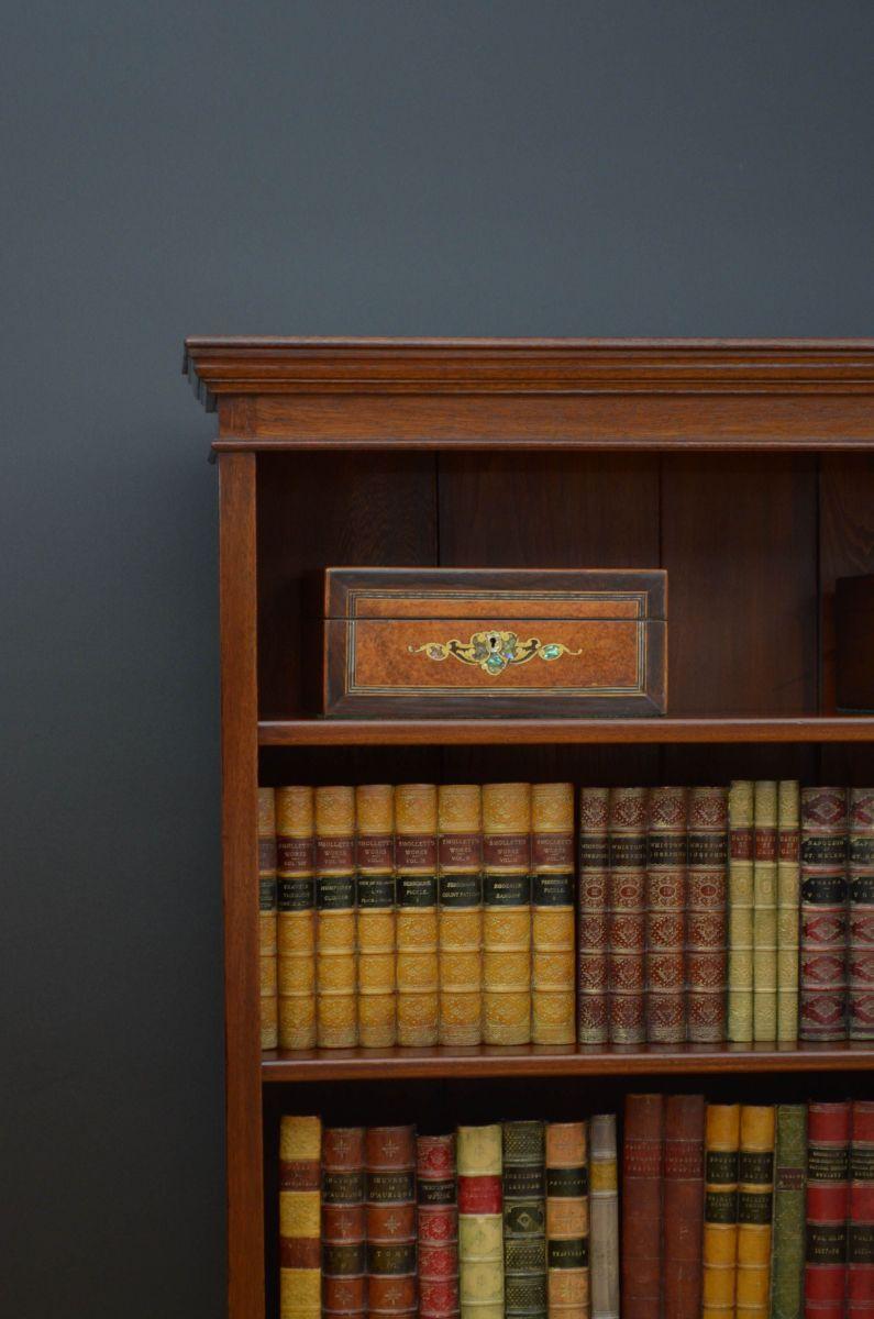Late Victorian Open Bookcase in Walnut 1