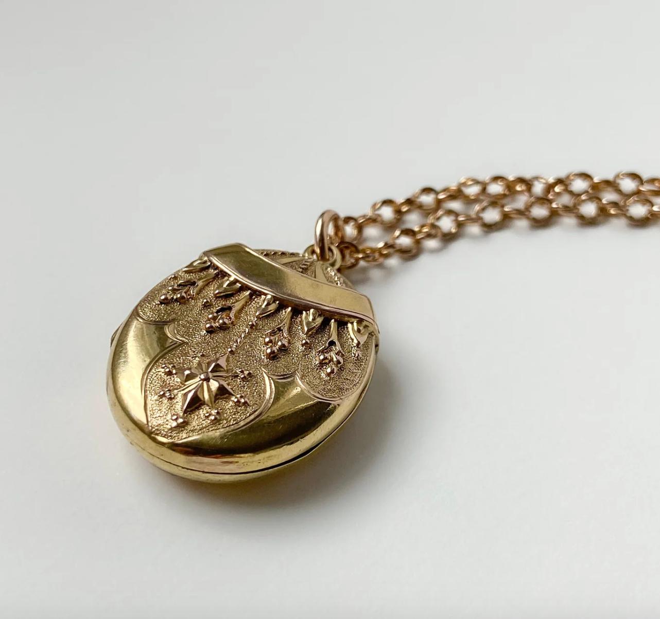 Antique 9ct Gold Large Heavy Relief Engraved Locket, a truly rare collectors piece! The Locket is oval in shape, dating back to c1890-1900. 

Available as a locket only, or with 15