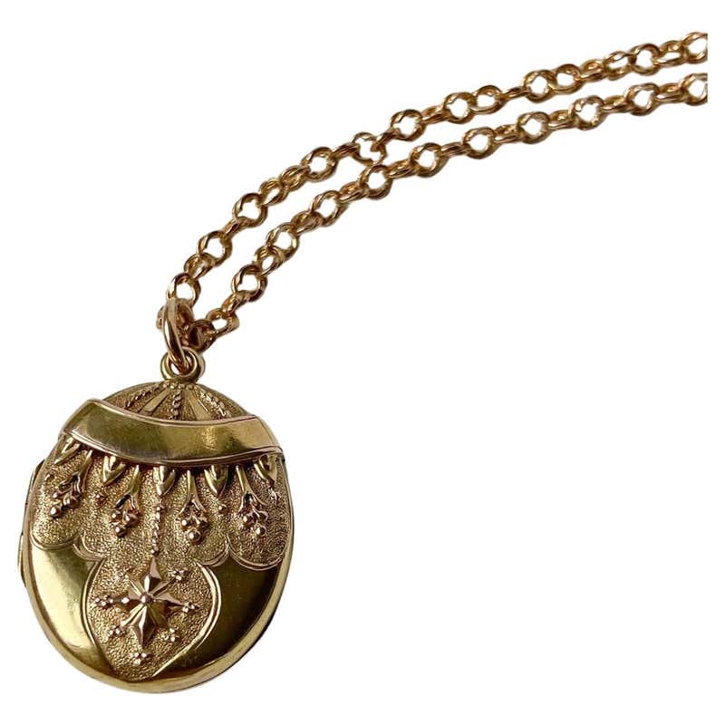 Antique Victorian 9ct Yellow Gold Oval Locket Necklace For Sale at 1stDibs