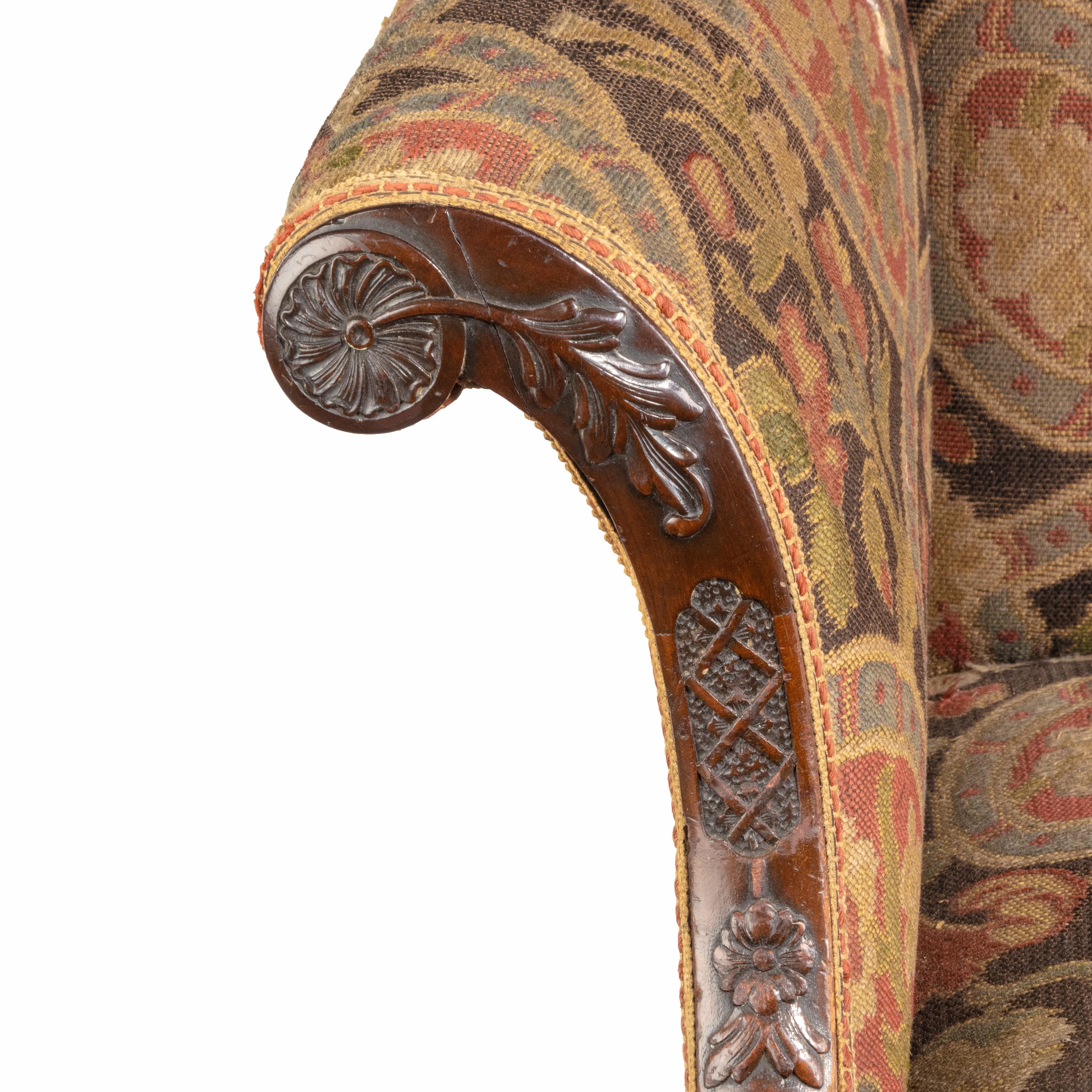 Acajou Fauteuil surdimensionné de la fin de l'époque victorienne dans le style Chippendale en vente