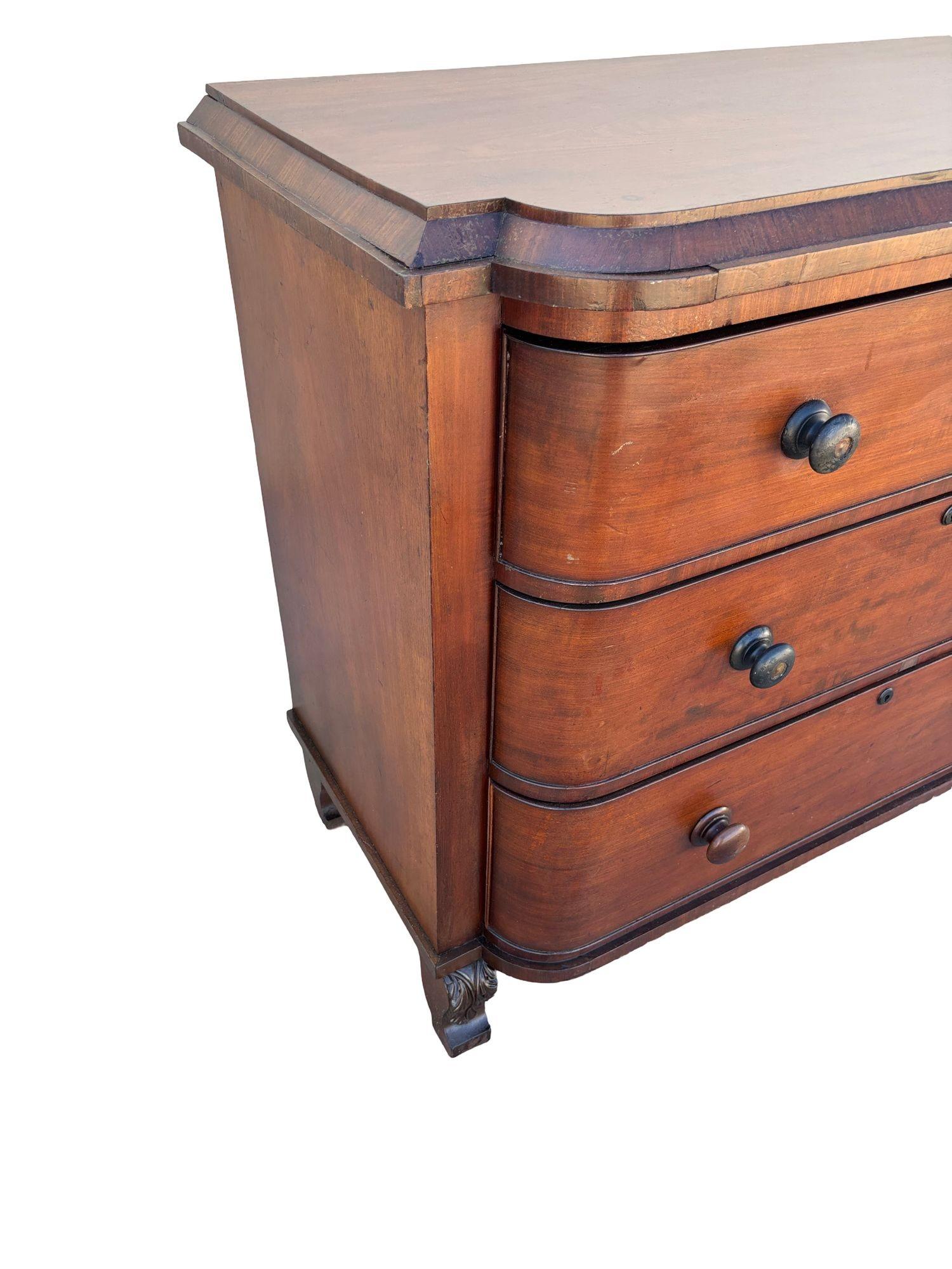 Late 19th Century Victorian Queen Anne Lowboy Dresser with Sculpted Front For Sale 2