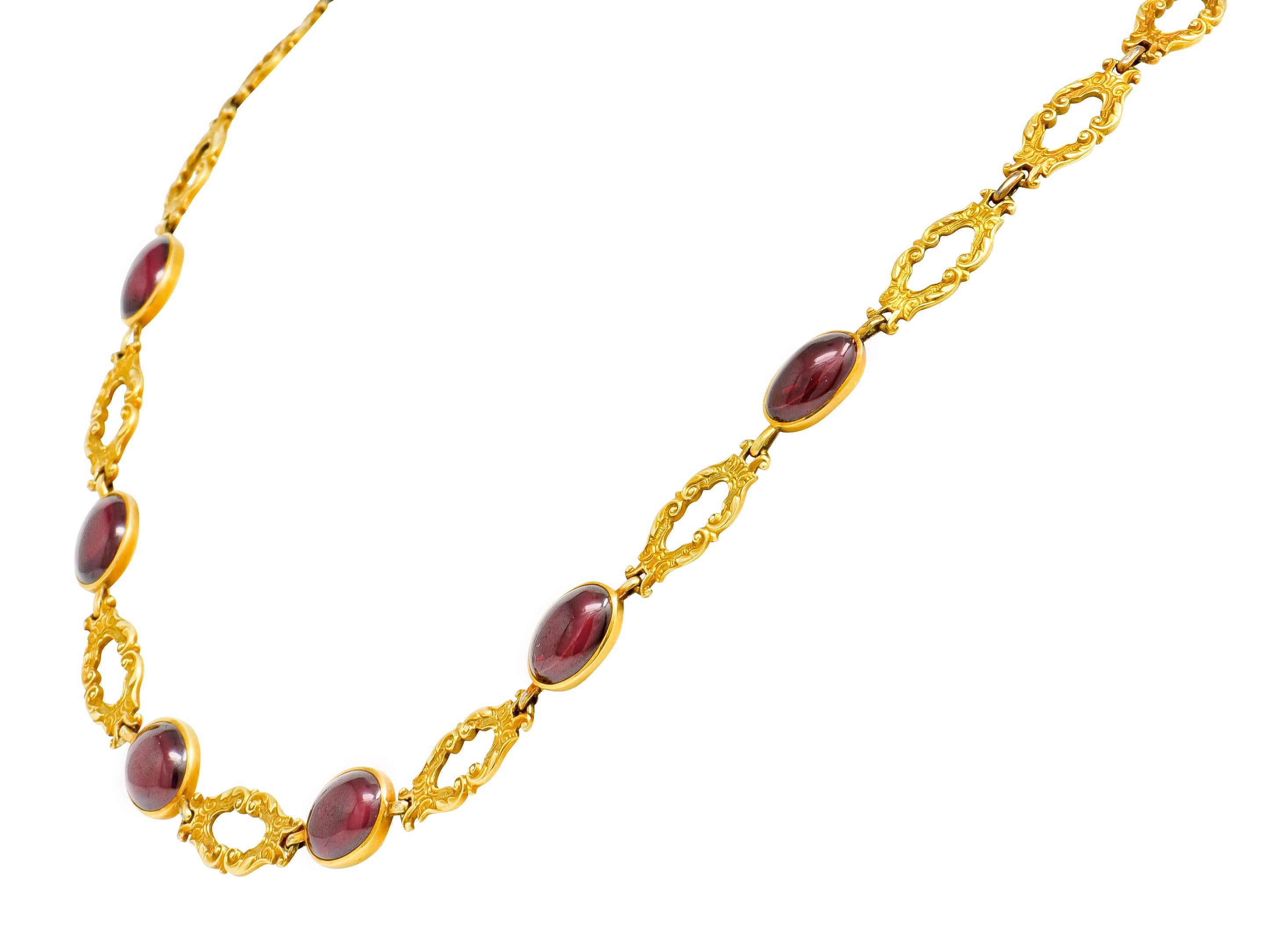 Late Victorian Rhodolite Garnet Cabochon 14 Karat Gold Scrolled Foliate Necklace In Excellent Condition In Philadelphia, PA