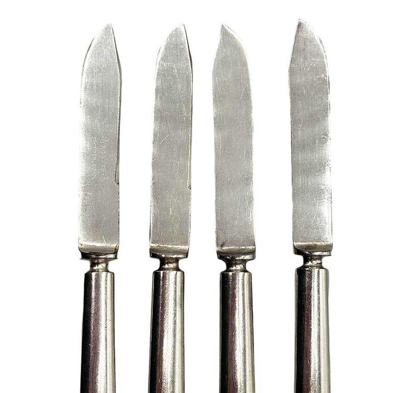 Silver Late Victorian Rodgers Meriden Conn Shell Design Dessert Luncheon Knife Set of 4 For Sale