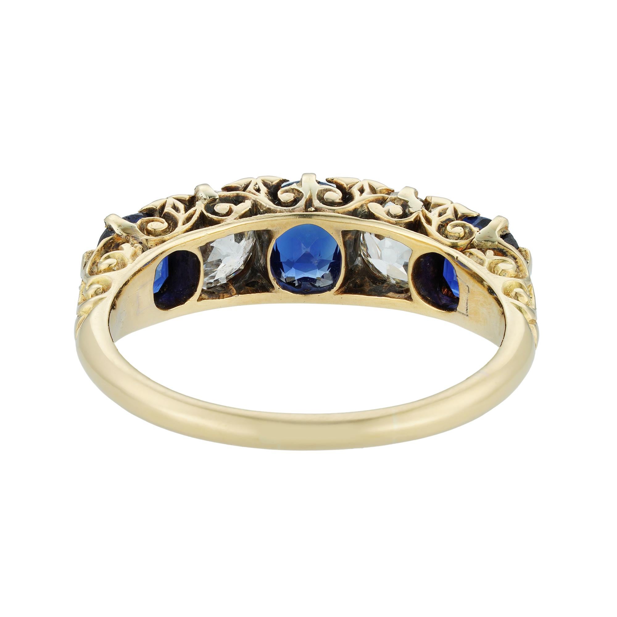 Spätviktorianischer Saphir- und Diamantring mit fünf Steinen (Brillantschliff)