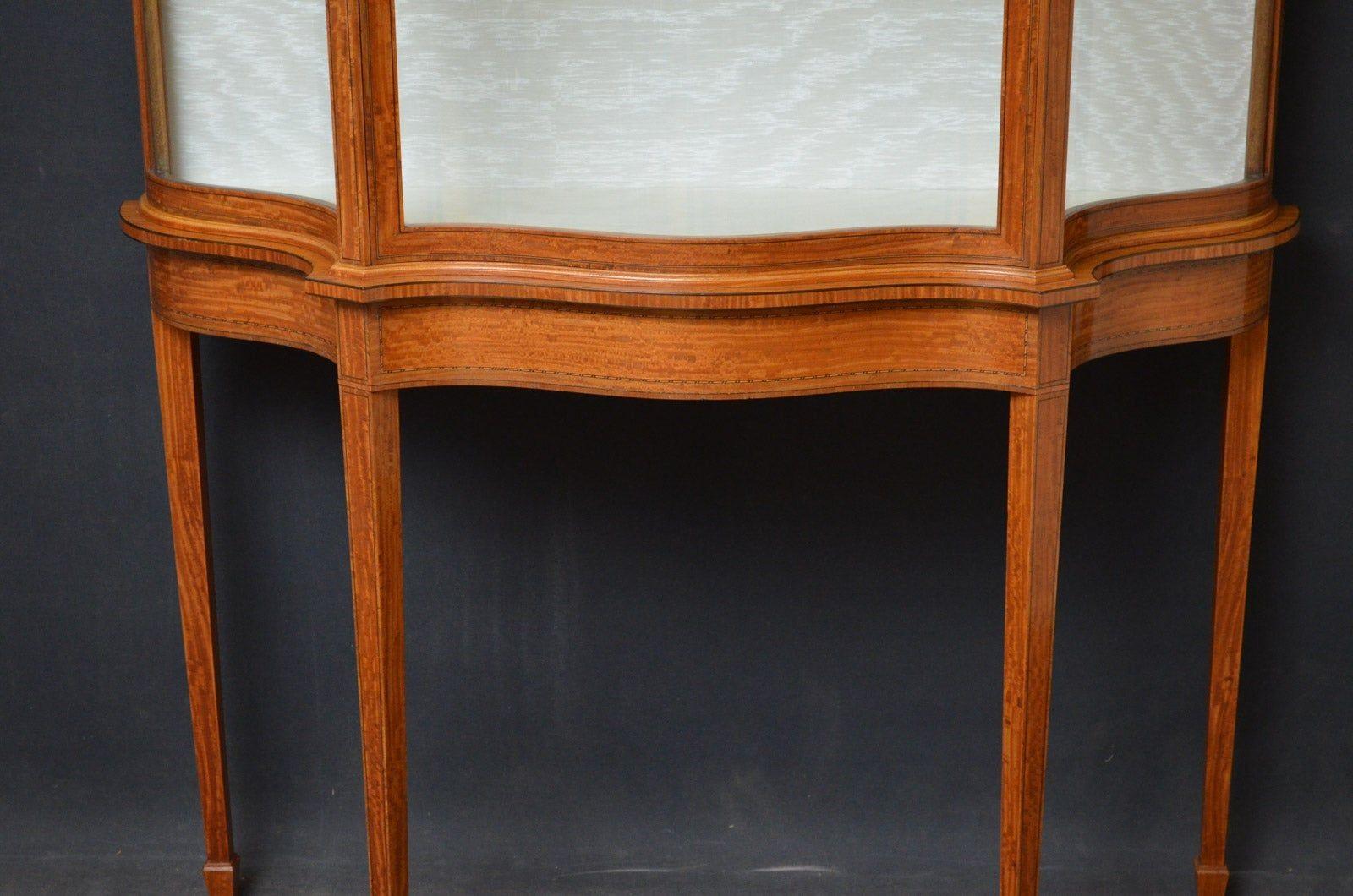 Late Victorian Satinwood Serpentine Display Cabinet For Sale 5