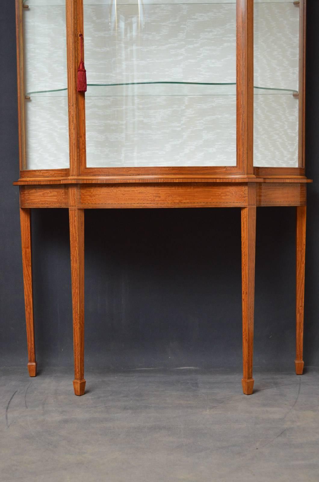 Late Victorian Satinwood Serpentine Display Cabinet For Sale 6