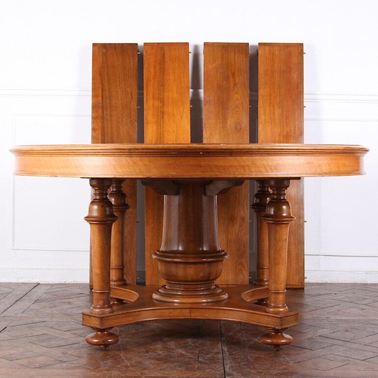 Late Victorian Solid Walnut Round Extending Dining Banquet Table 2