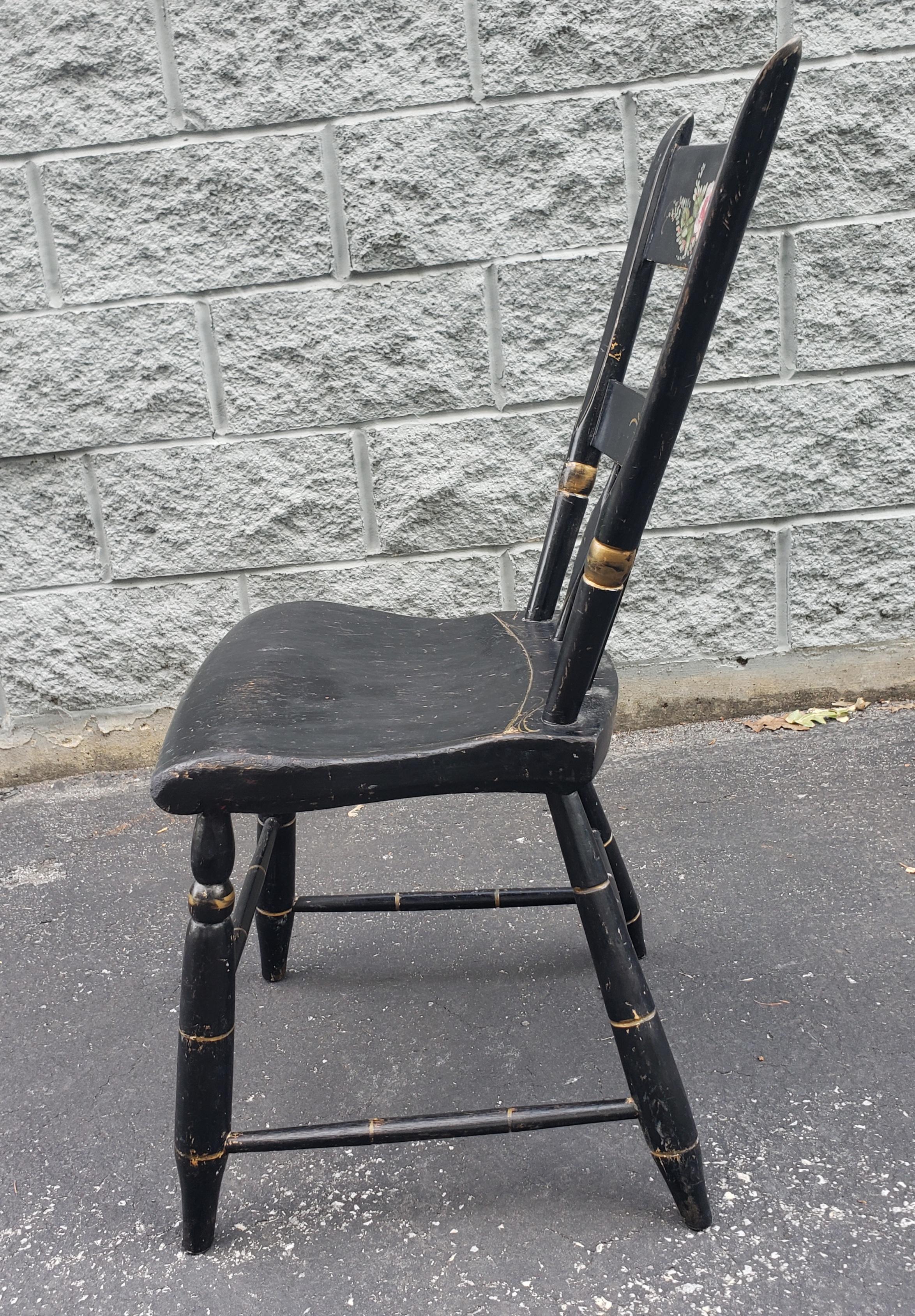 20th Century Late Victorian Style Ebonized and Decorated Maple Plank Chair For Sale