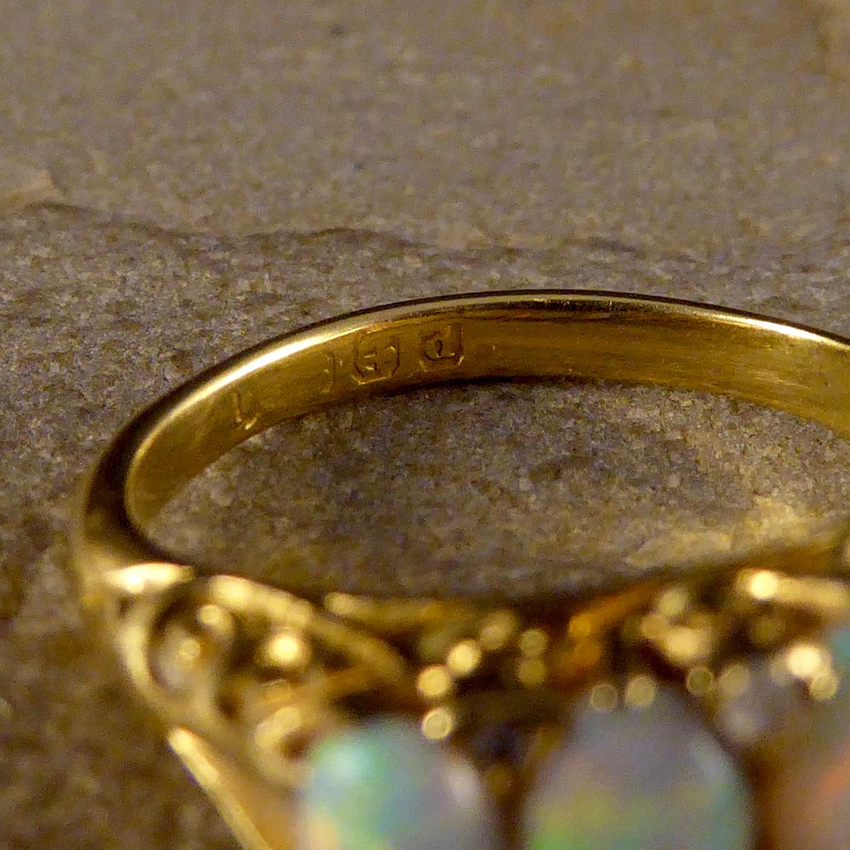 Women's or Men's Late Victorian to Edwardian Five Stone Opal Ring in 18ct Yellow Gold