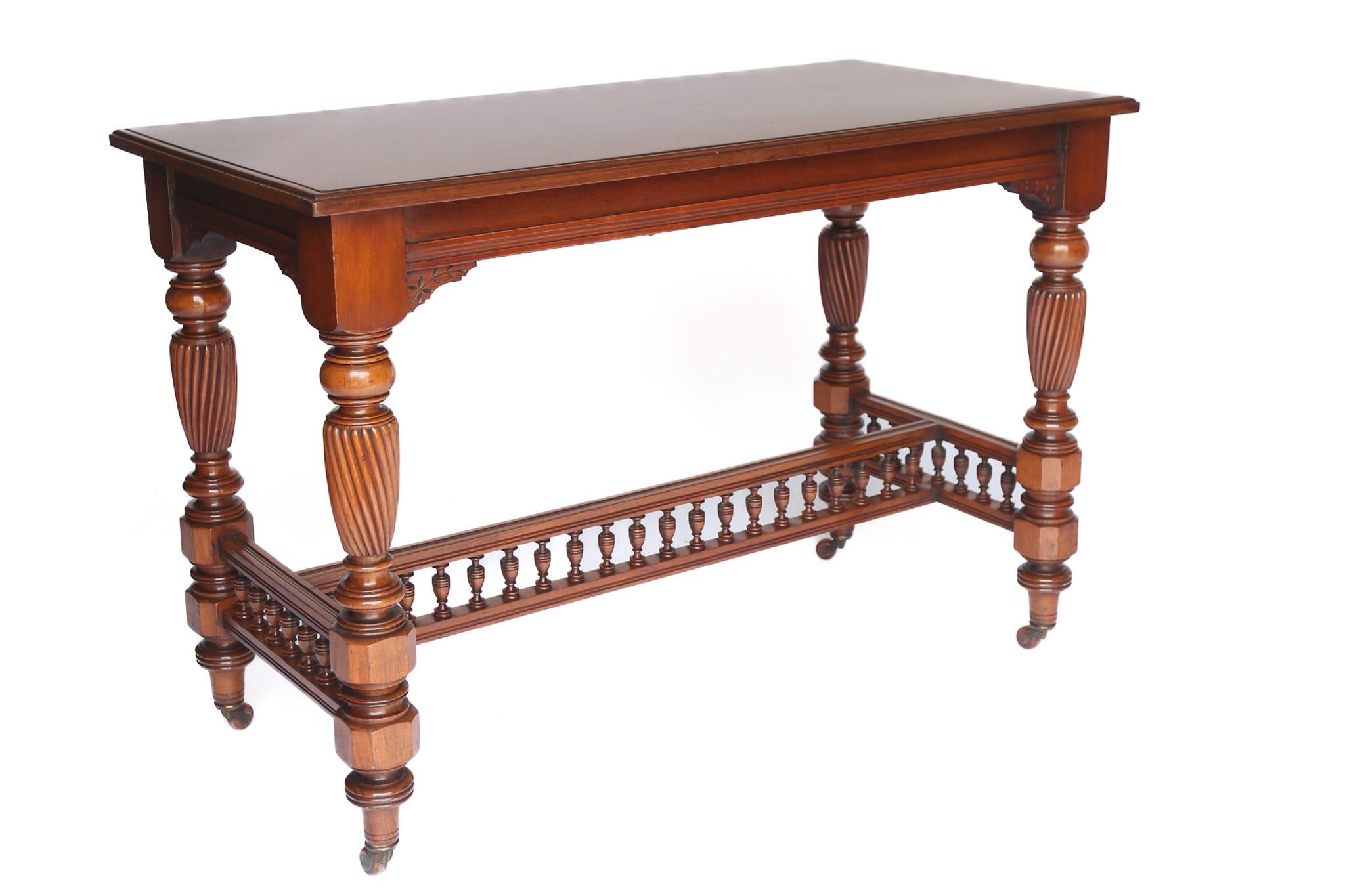 Late Victorian Walnut & Carved Centre Table In Good Condition For Sale In Dereham, GB