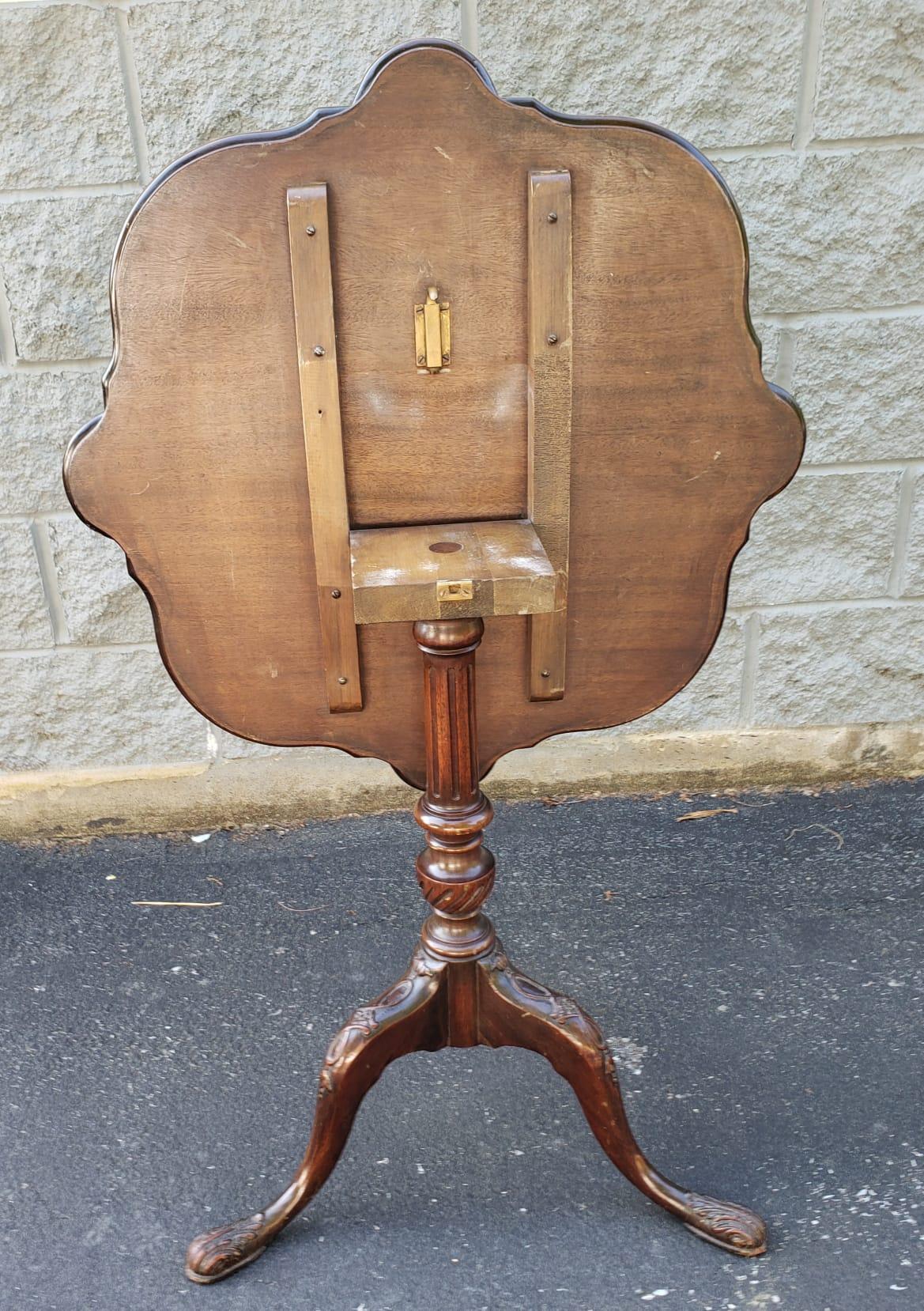 Late Victorian Walnut Galleried Tilt-Top Table, Circa 1890s For Sale 4