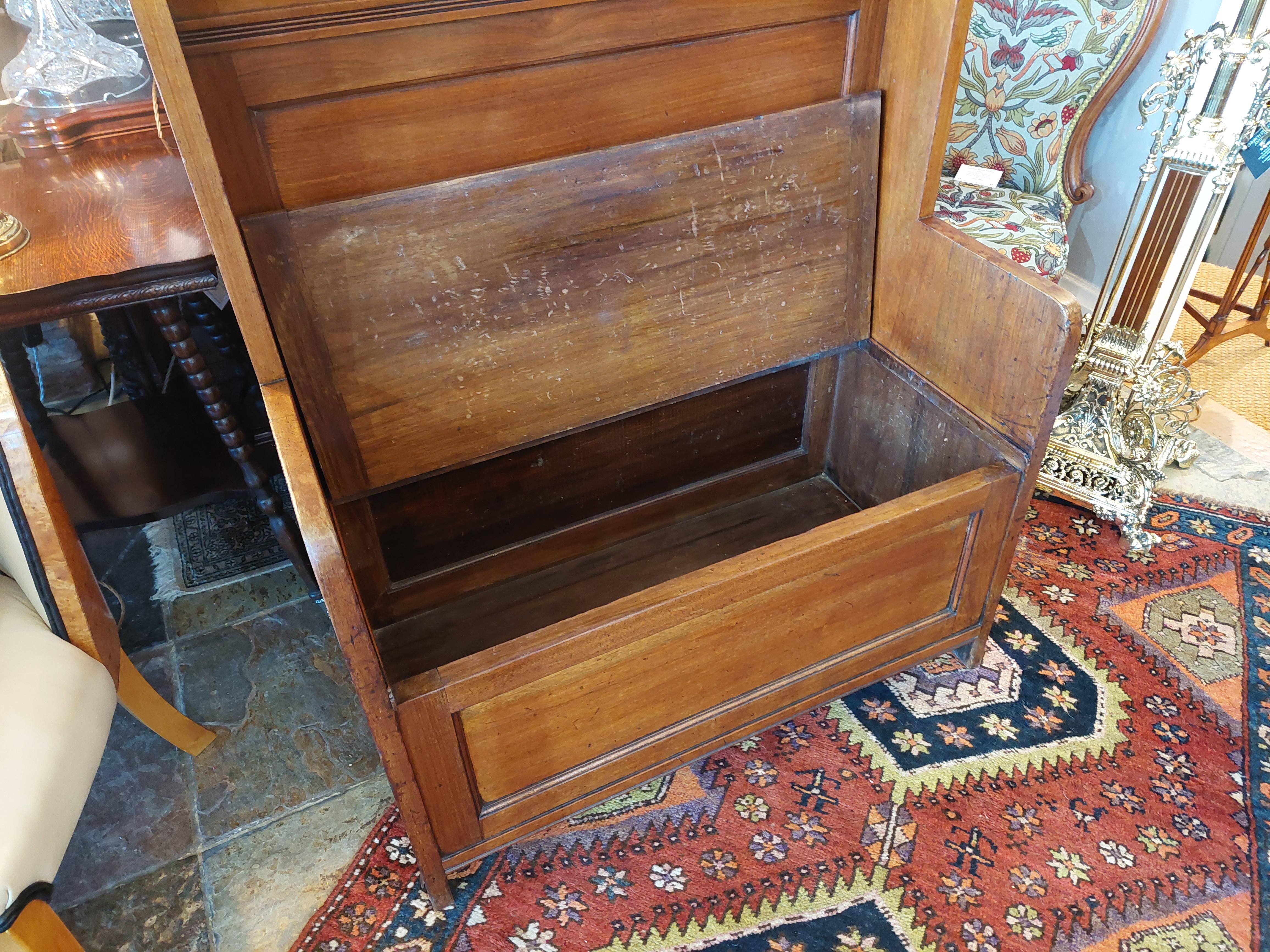 Late Victorian Walnut Hall Stand/Settle 1