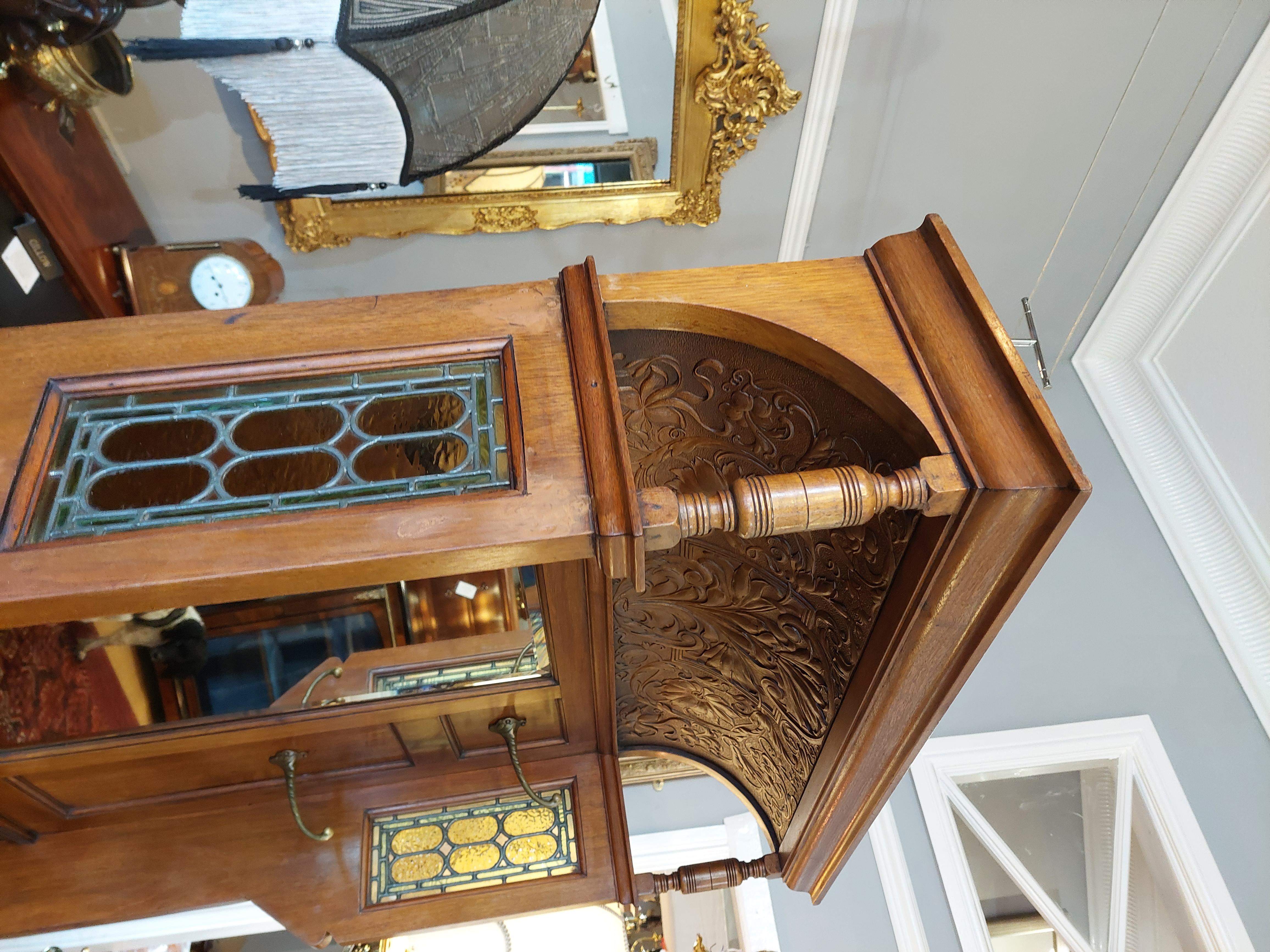 Late Victorian Walnut Hall Stand/Settle 2