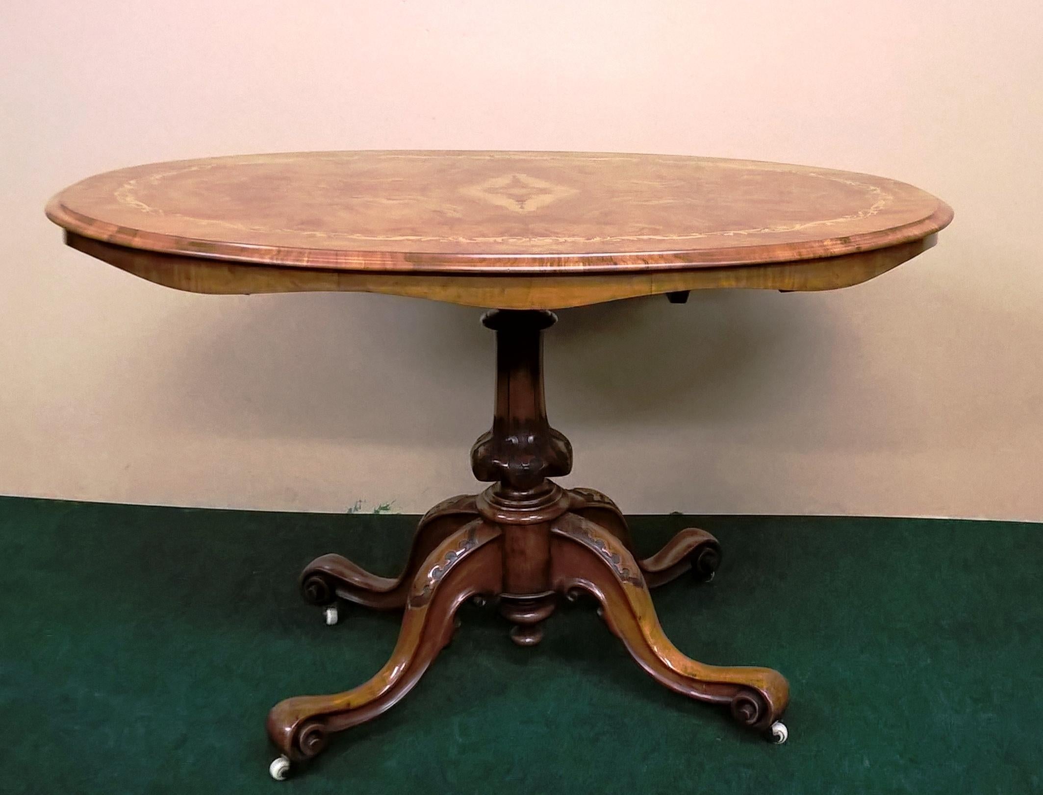 Late Victorian Walnut & Satinwood Inlaid Tilt-Top Table For Sale 5