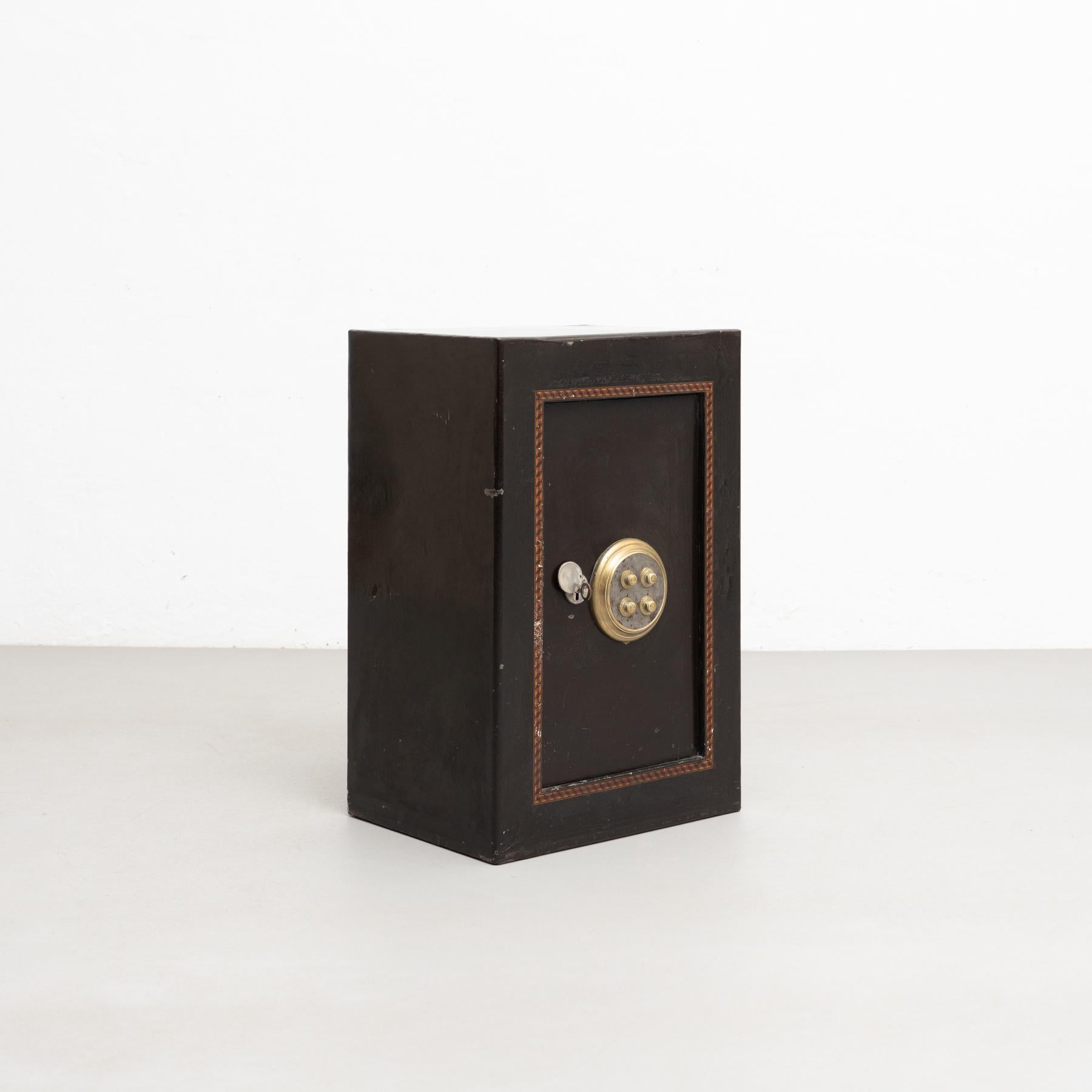 Späte XIX. Jahrhundert Metall Safe Box im Angebot 6