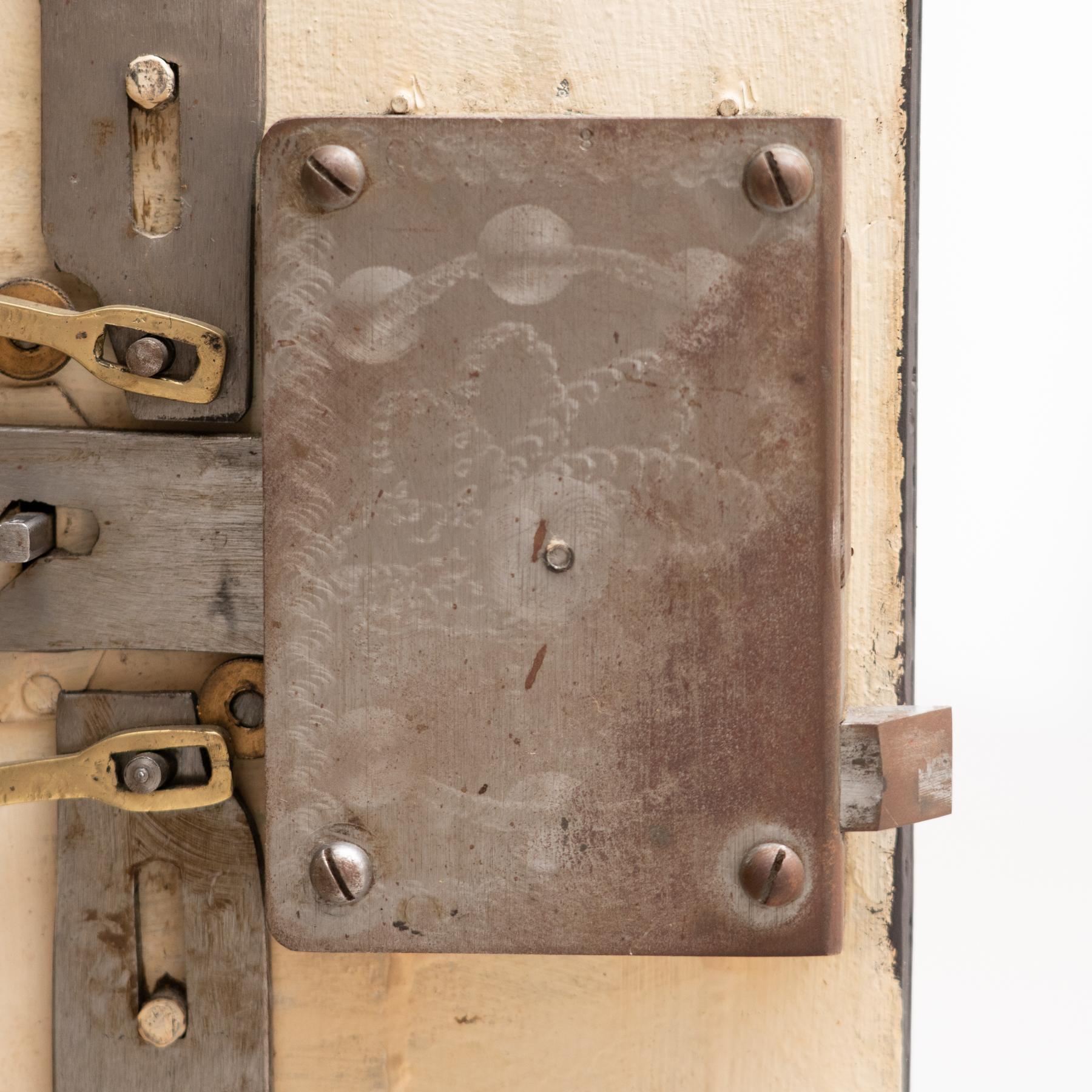 Late XIXth Century Metal Safe Box For Sale 11