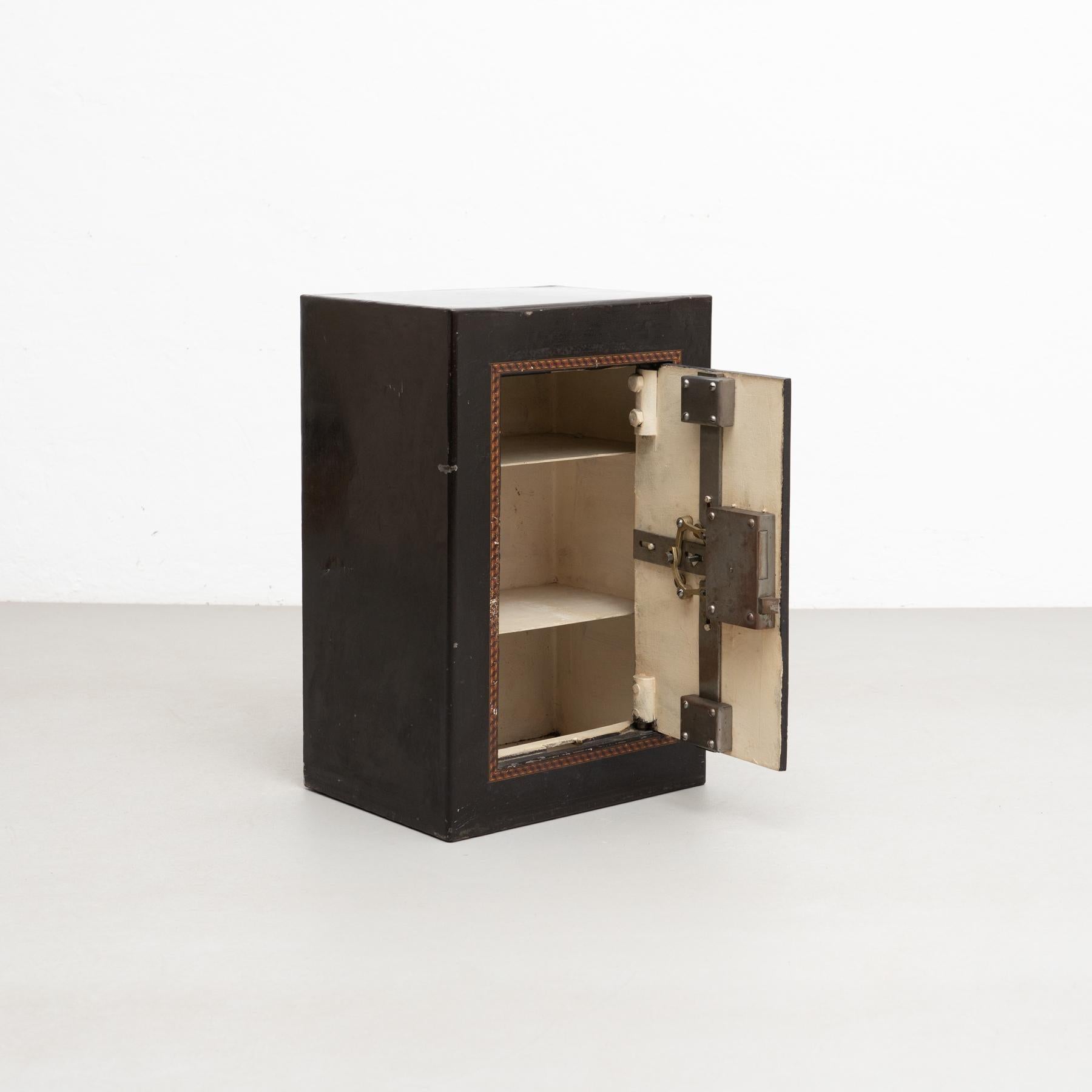 Late XIXth Century Metal Safe Box For Sale 2