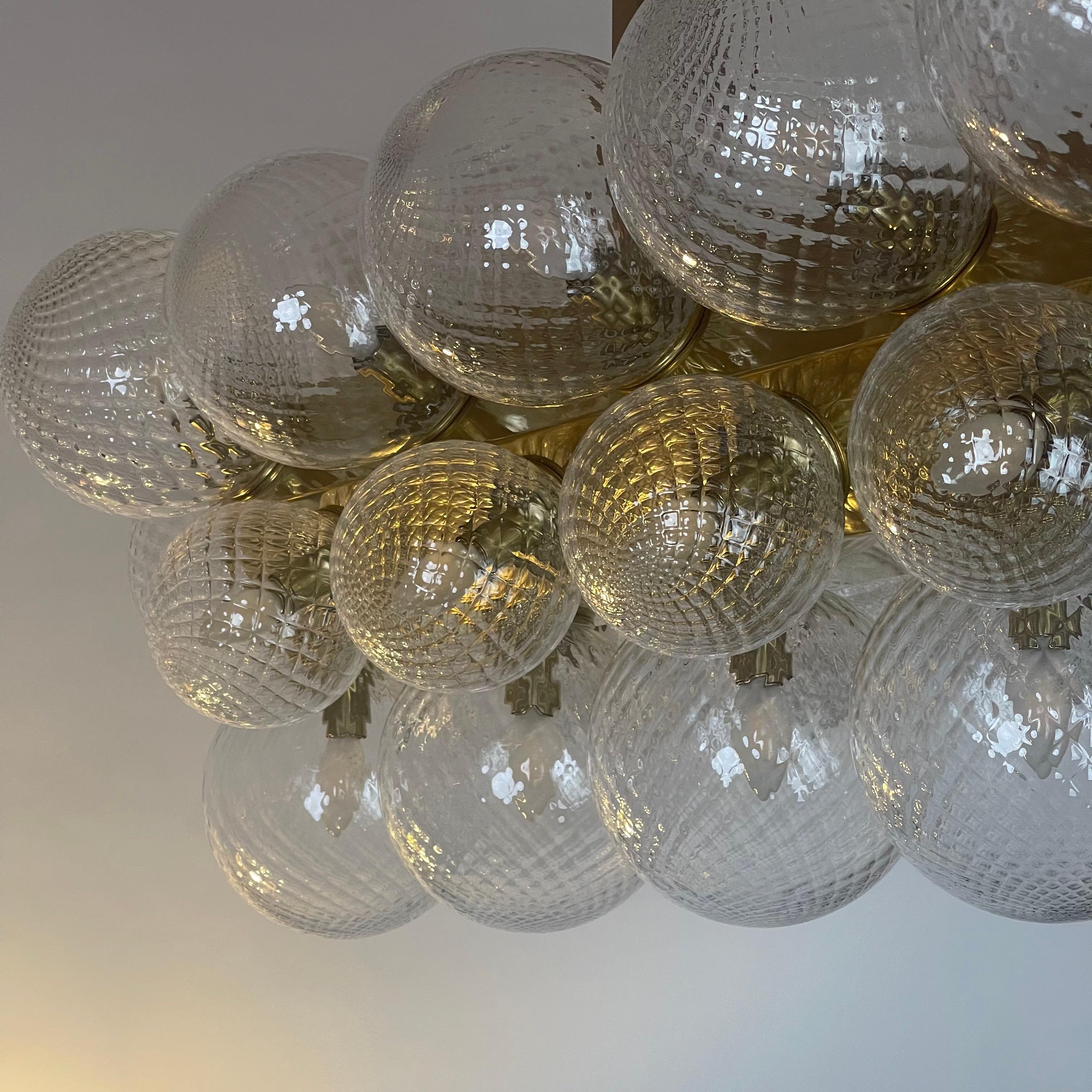 Late20th Century Italian Brass W/ Transparent Murano Art Glass Boules Chandelier For Sale 6