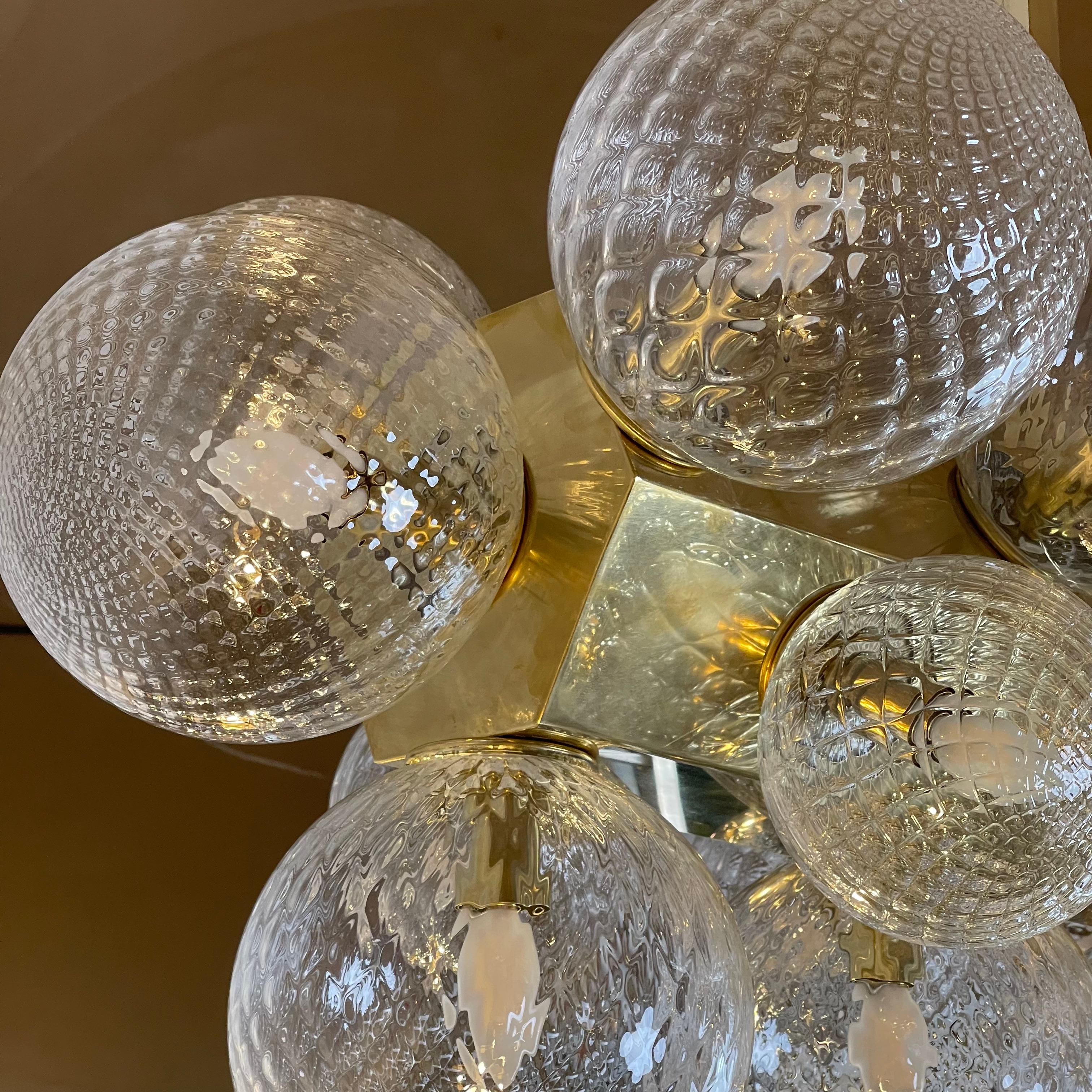 Late20th Century Italian Brass W/ Transparent Murano Art Glass Boules Chandelier For Sale 10