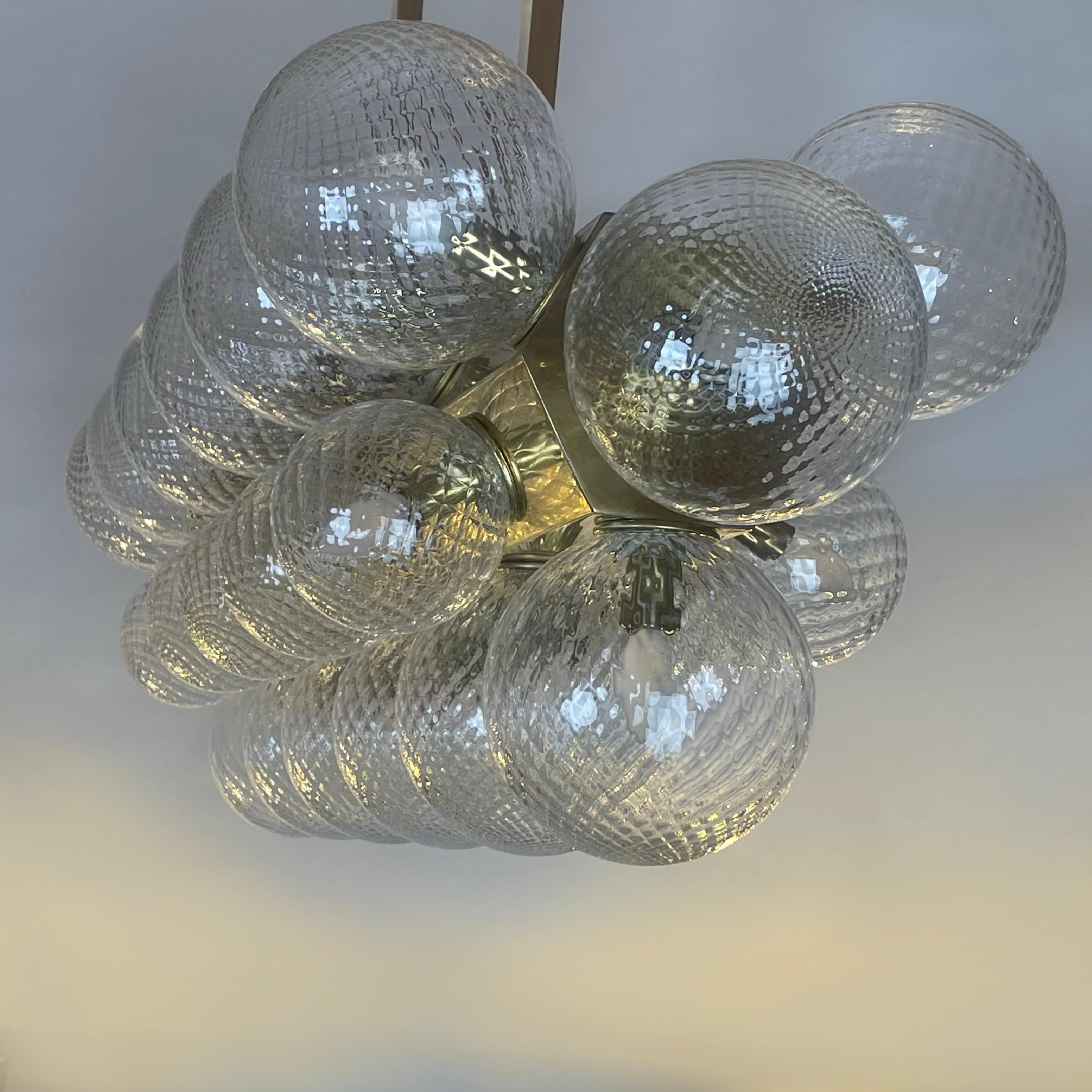 Late20th Century Italian Brass W/ Transparent Murano Art Glass Boules Chandelier For Sale 1