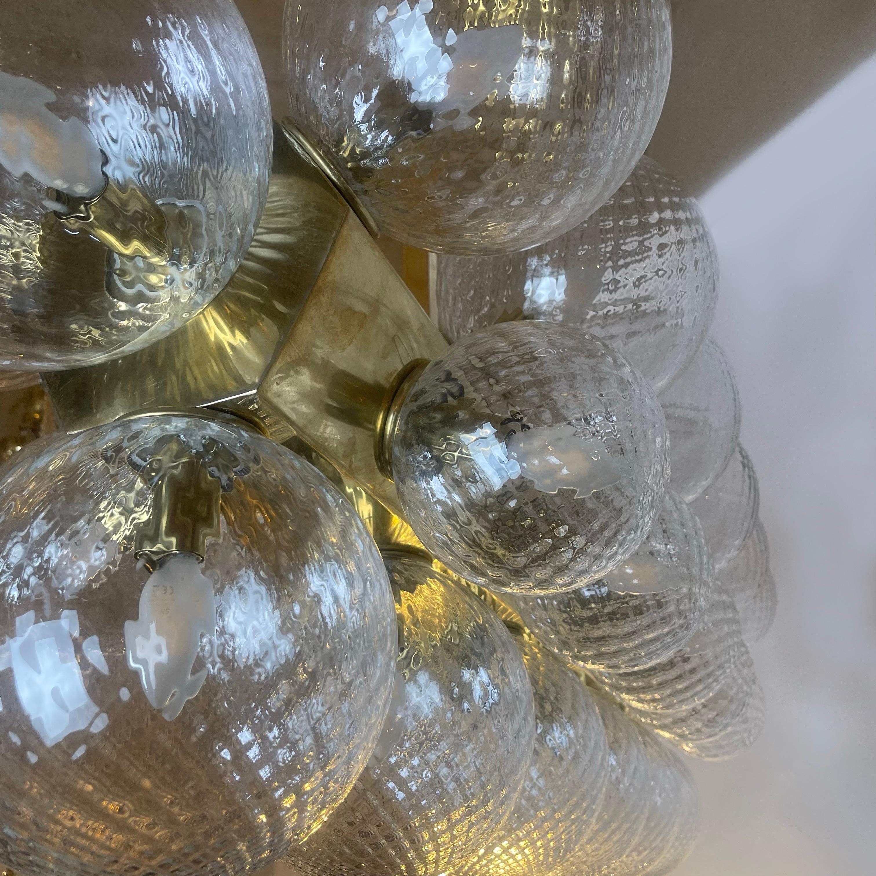 Late20th Century Italian Brass W/ Transparent Murano Art Glass Boules Chandelier For Sale 4