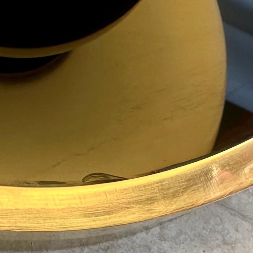 Fin du 20e siècle Paire de lampes de table en laiton, opaline noire et verre de Murano caramel de la fin du 20e siècle en vente