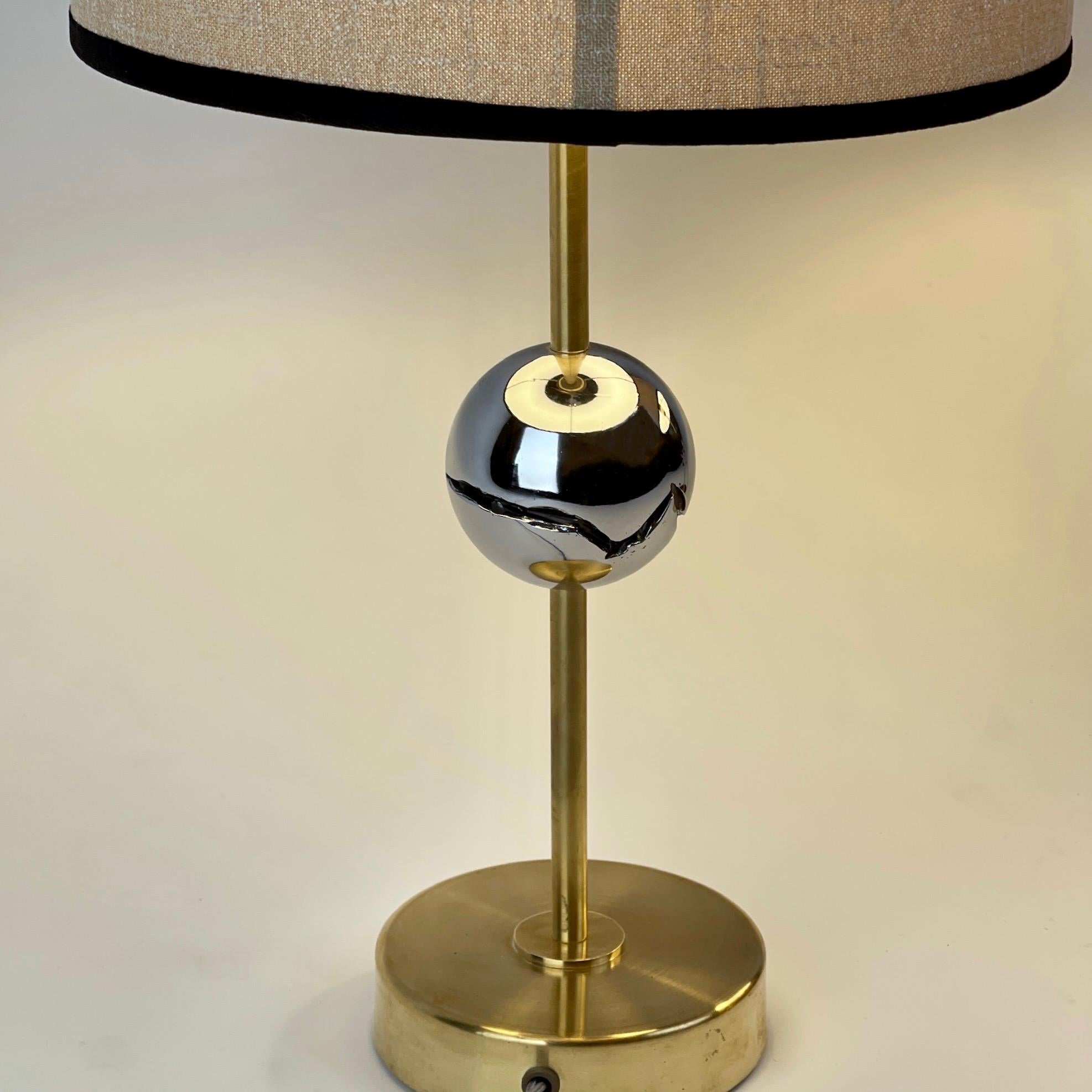 Late20th Century Pair of Italian Sculptural Nickel & Brass Table Lamps w/ Shades For Sale 1