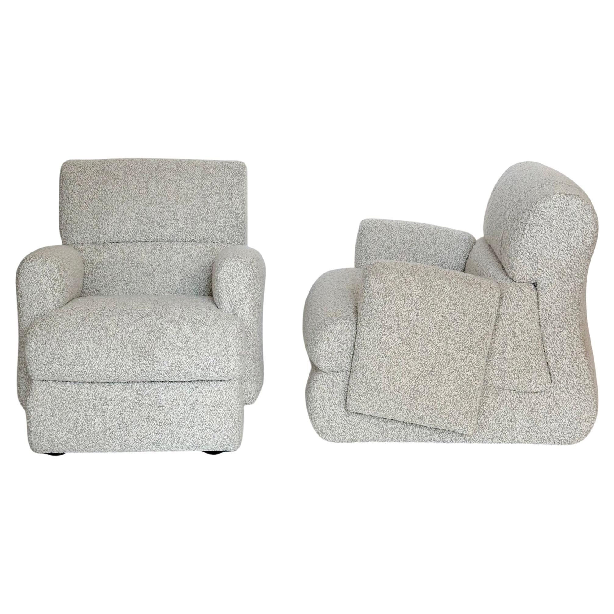 Coppia di poltrone imbottite in tessuto bouclé beige della fine del XX secolo in vendita
