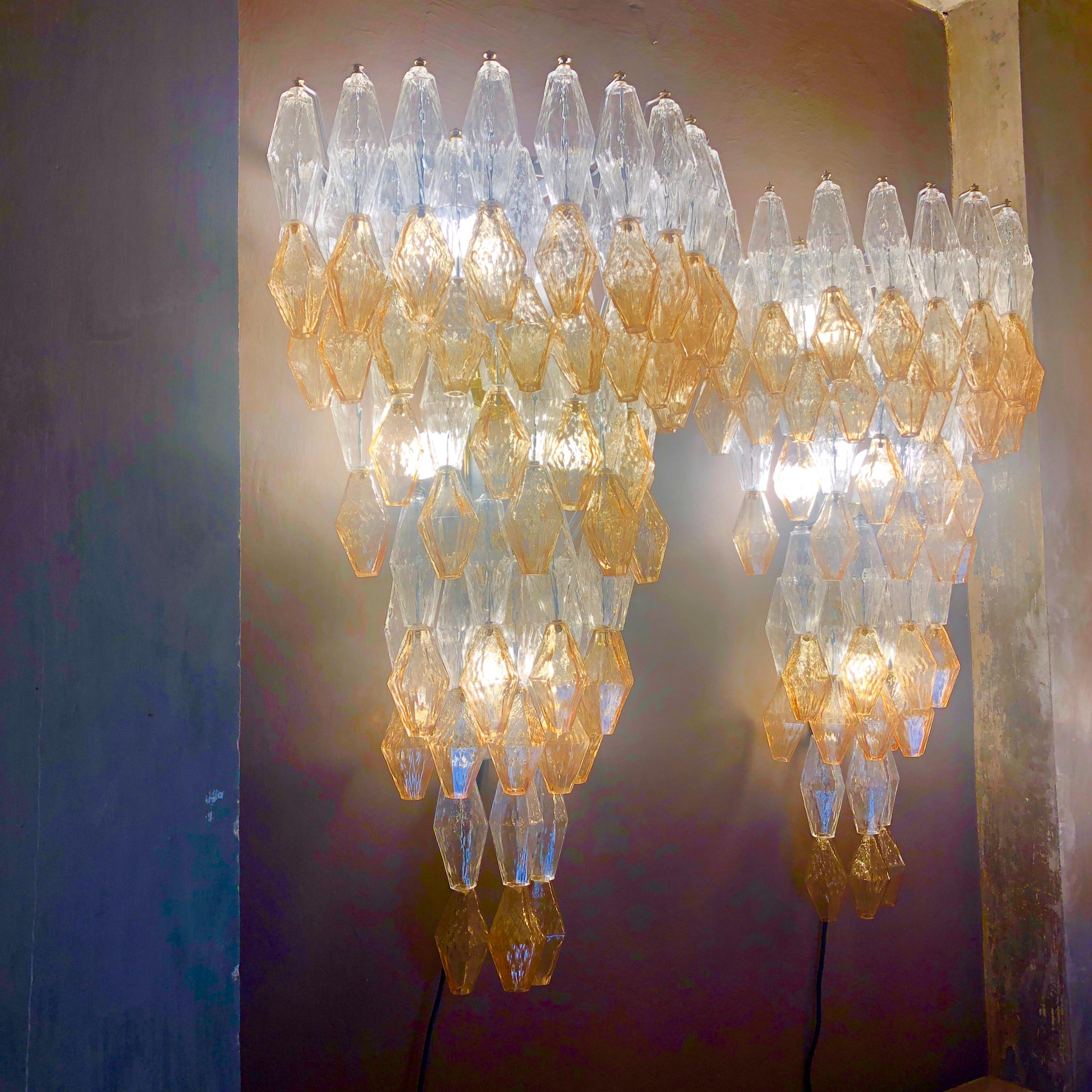 Late 20th Century Pair of Transparent and Amber Polyhedrons Murano Glass Sconces For Sale 2