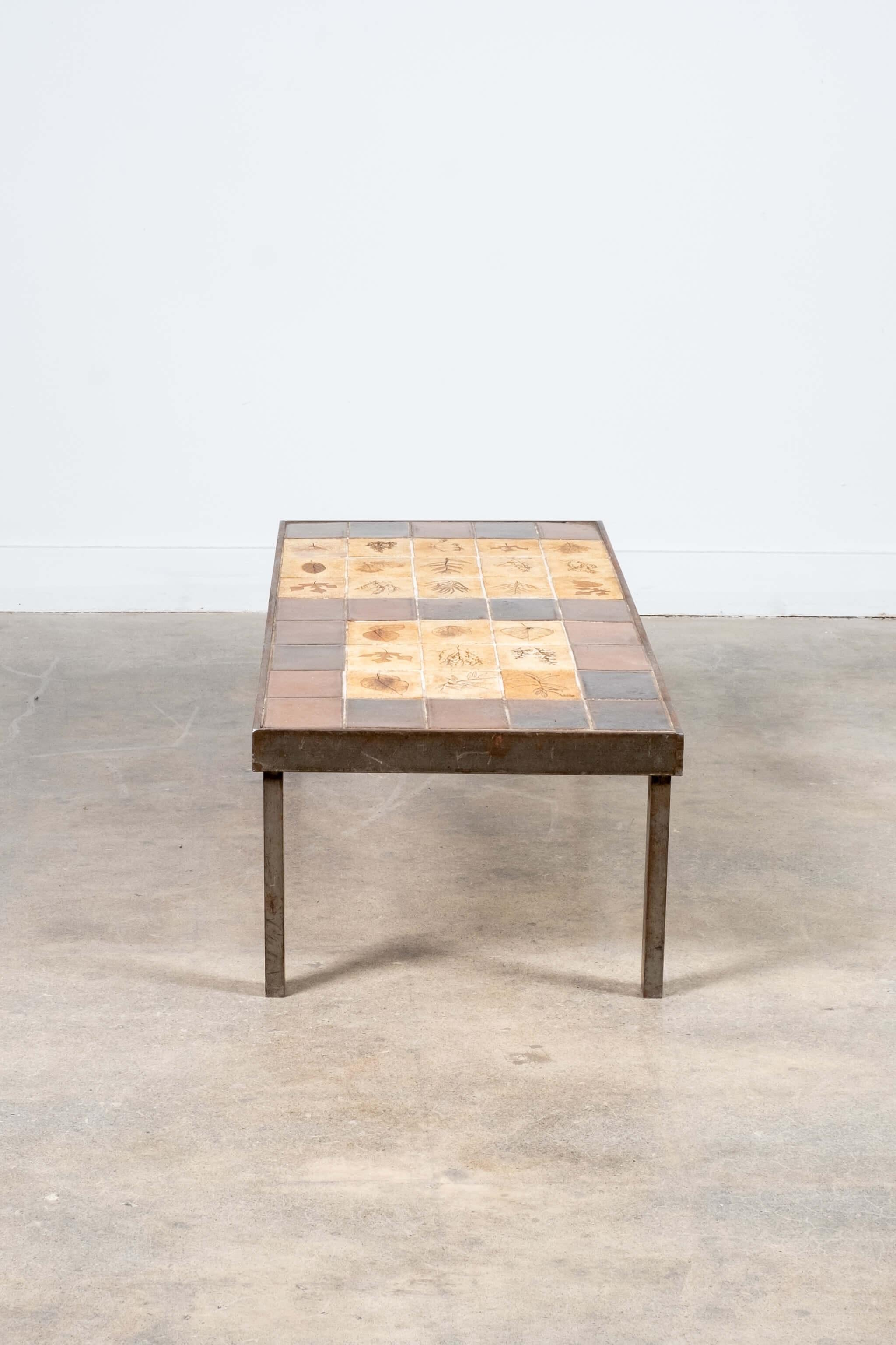 Mid-Century Modern Table basse L'Atelier Callis avec plateau Garrigue carrelé par Roger Capron en vente