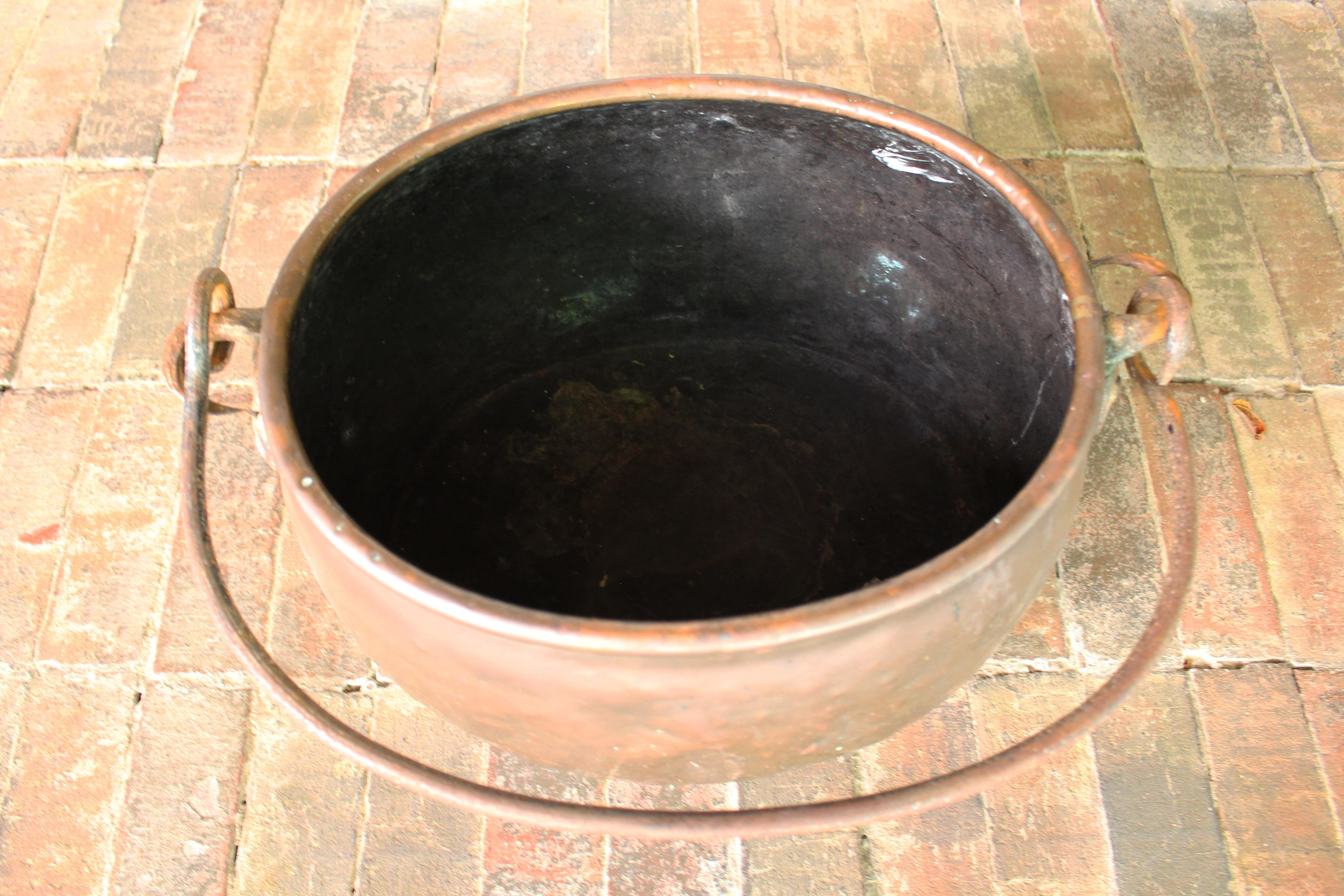 Later 19th Century Large Copper Covered Boiler In Good Condition For Sale In Chapel Hill, NC