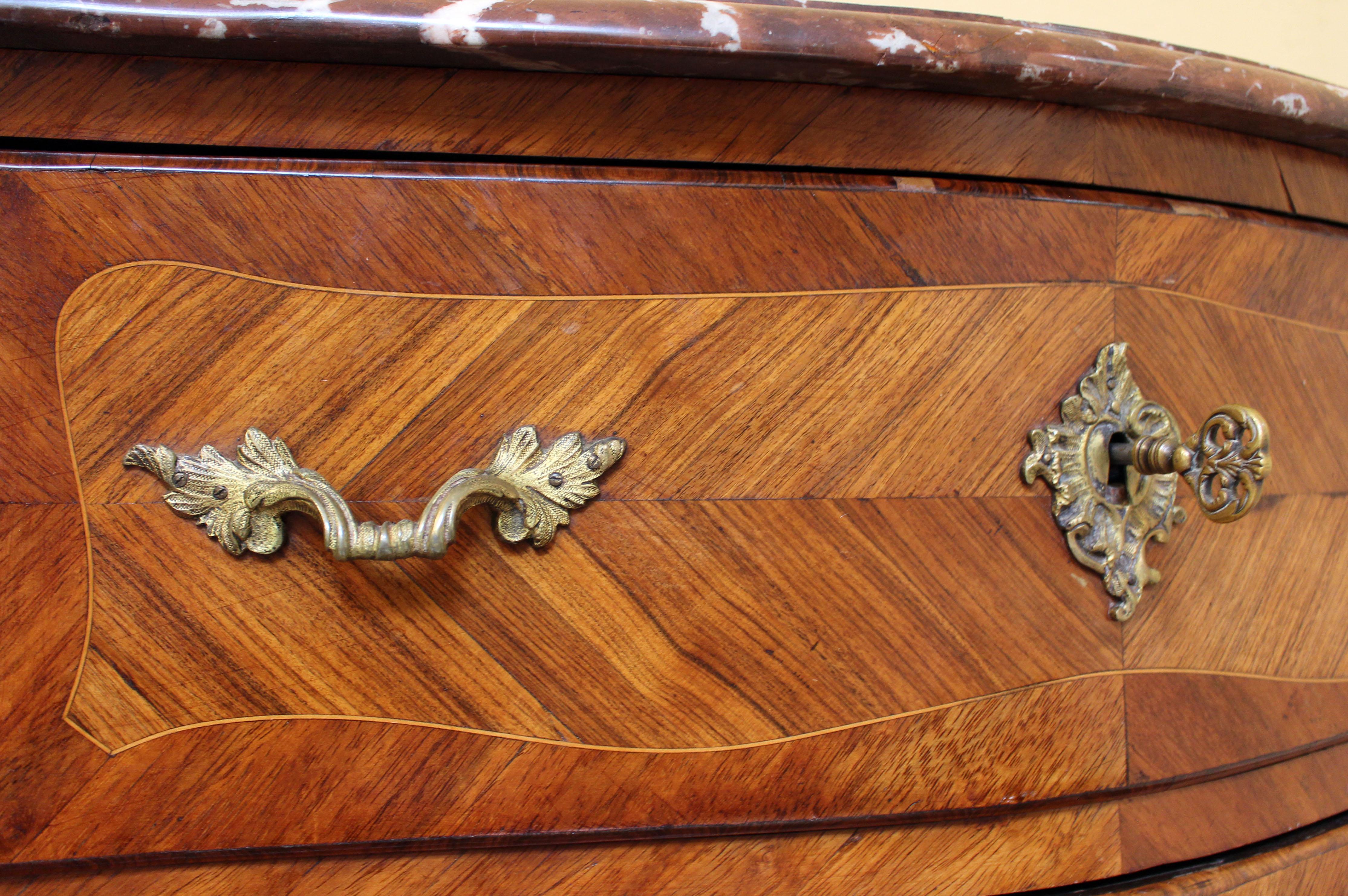 Commode francese con piano in marmo del tardo XIX secolo in stile Luigi XV In condizioni buone in vendita a Chapel Hill, NC