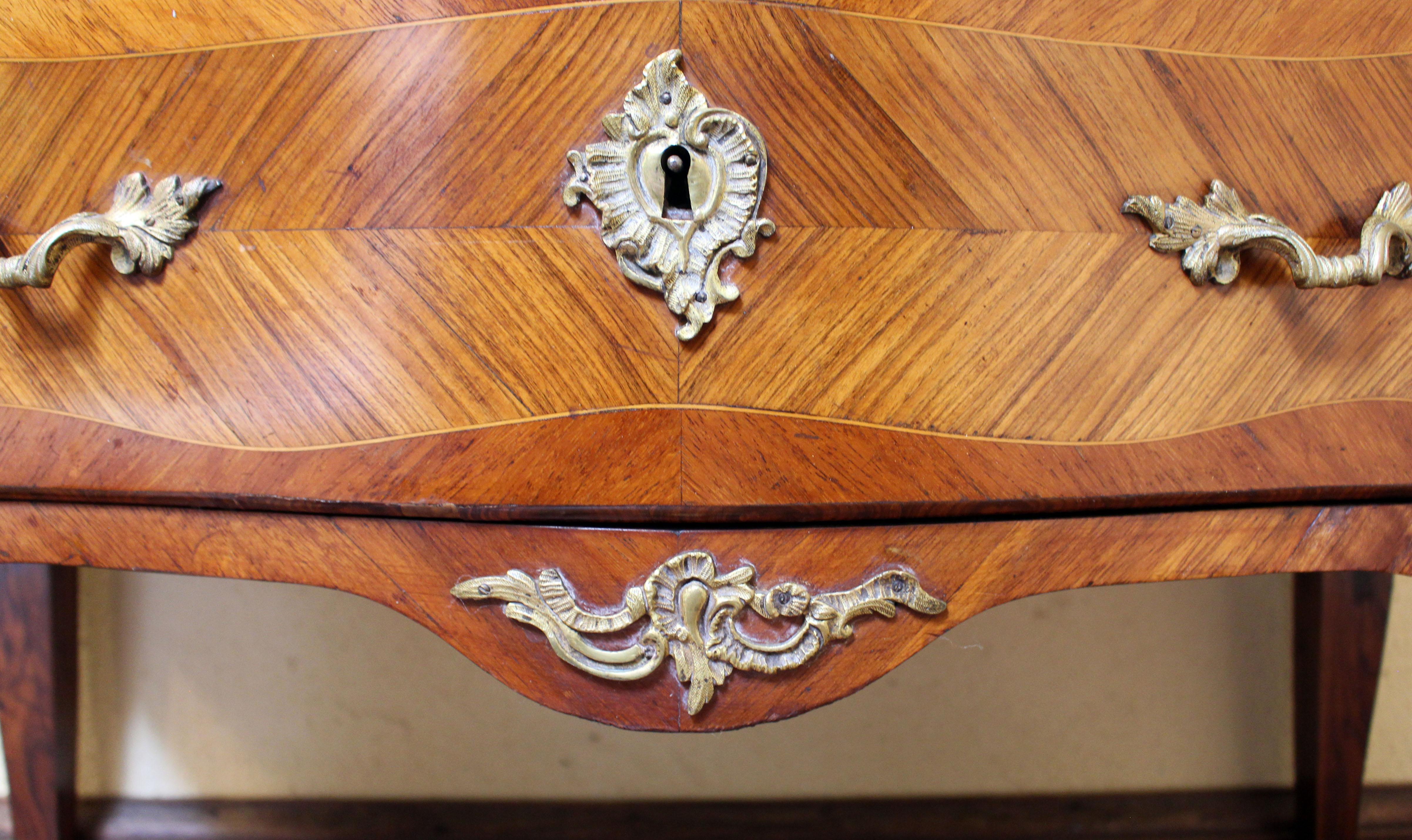 Bronzo Commode francese con piano in marmo del tardo XIX secolo in stile Luigi XV in vendita