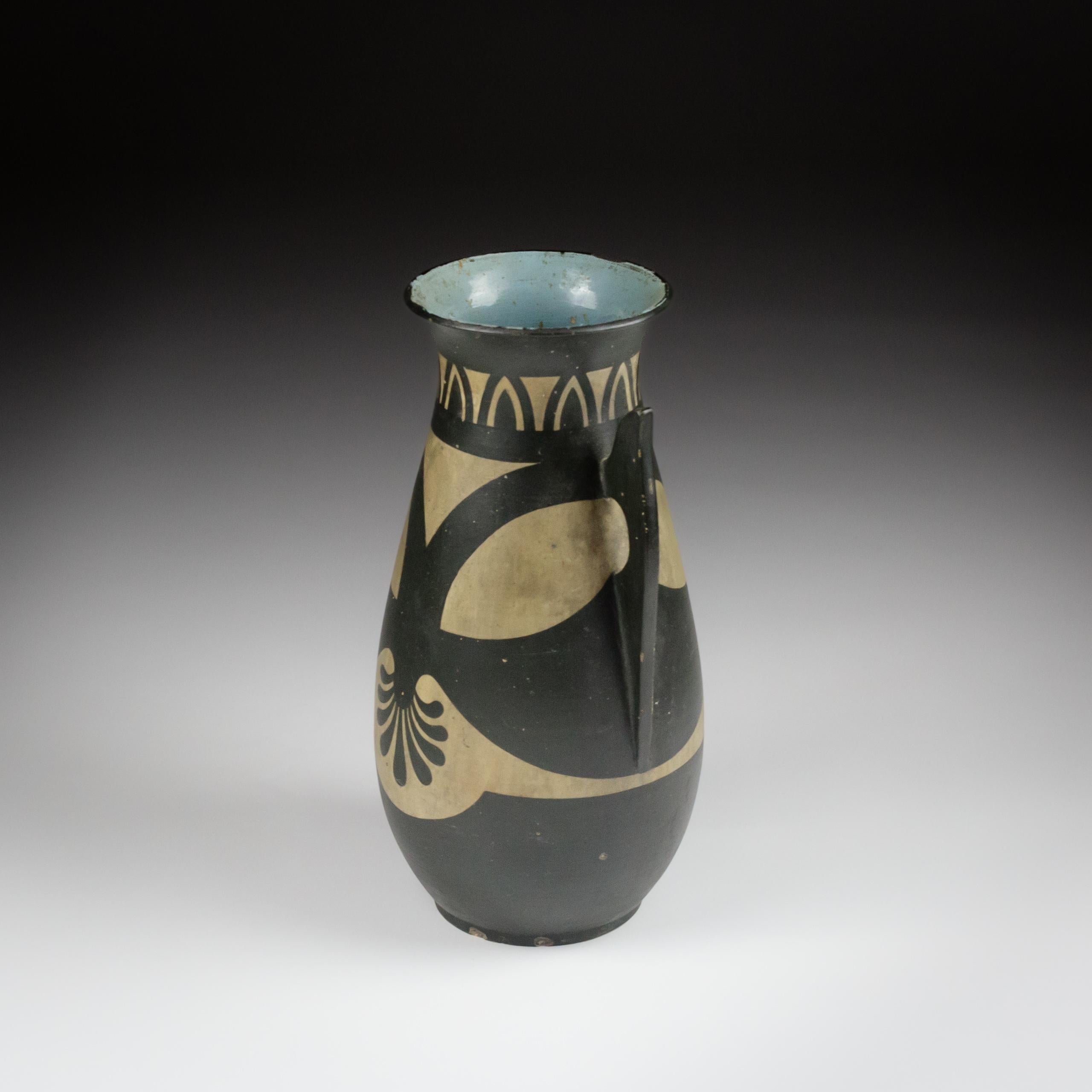 Later 19th Century Neoclassical Vase In Fair Condition For Sale In Pease pottage, West Sussex