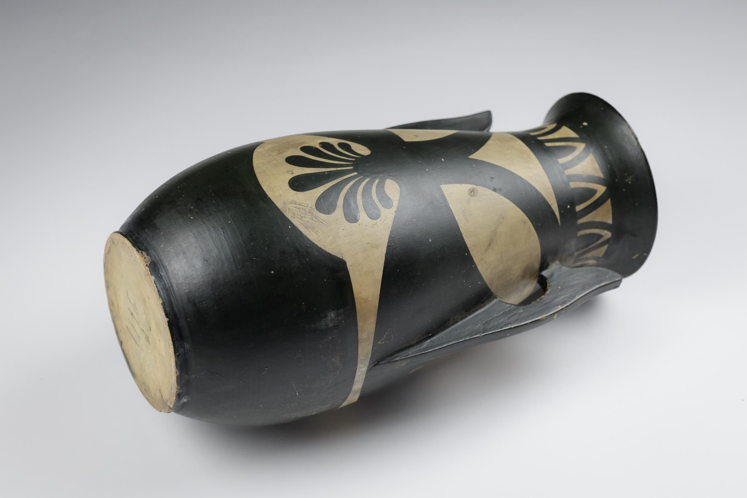 Later 19th Century Neoclassical Vase For Sale 3