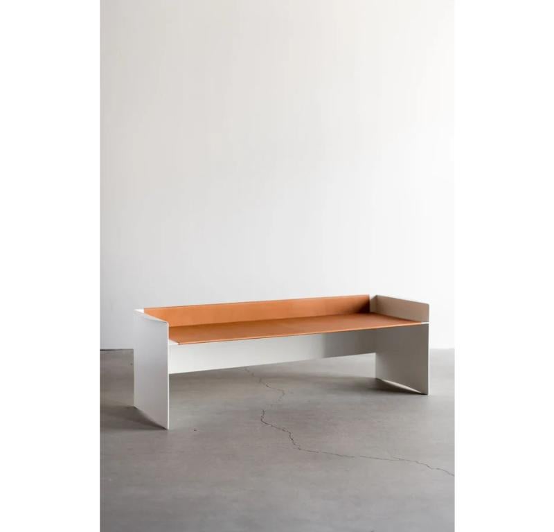 Ce banc est fabriqué sur mesure à Los Angeles. Le cuir est coupé à la bonne taille et collé à l'acier. L'acier industriel est découpé sur mesure et soudé.
ACIER INDUSTRIEL + FINITION CUIR POLY
PERSONNALISER CETTE PIÈCE

Pour tous les meubles, la