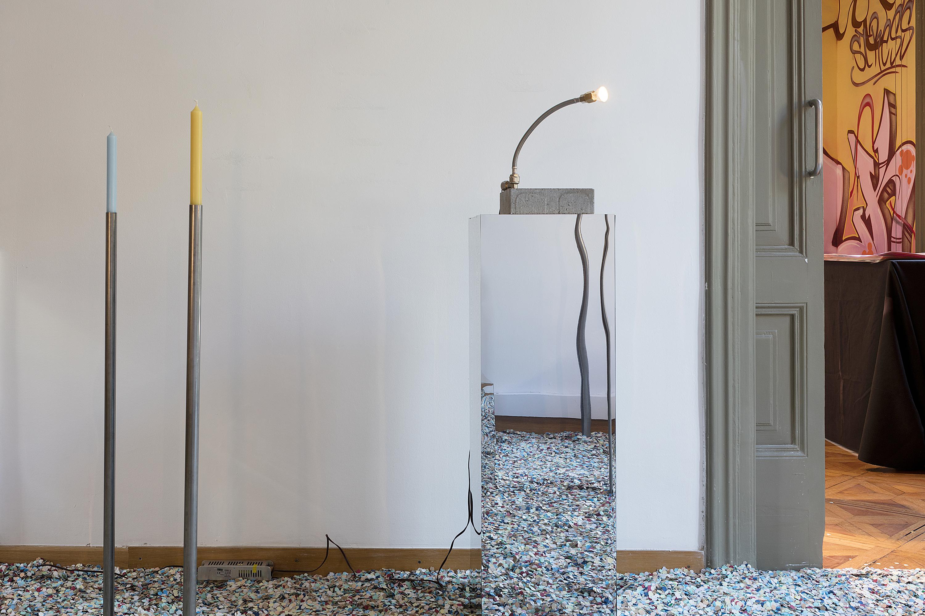 Latiguillo - Zeitgenössische brutalistische Tischleuchte von Bijeen, Podium Serie im Zustand „Neu“ im Angebot in Barcelona, ES