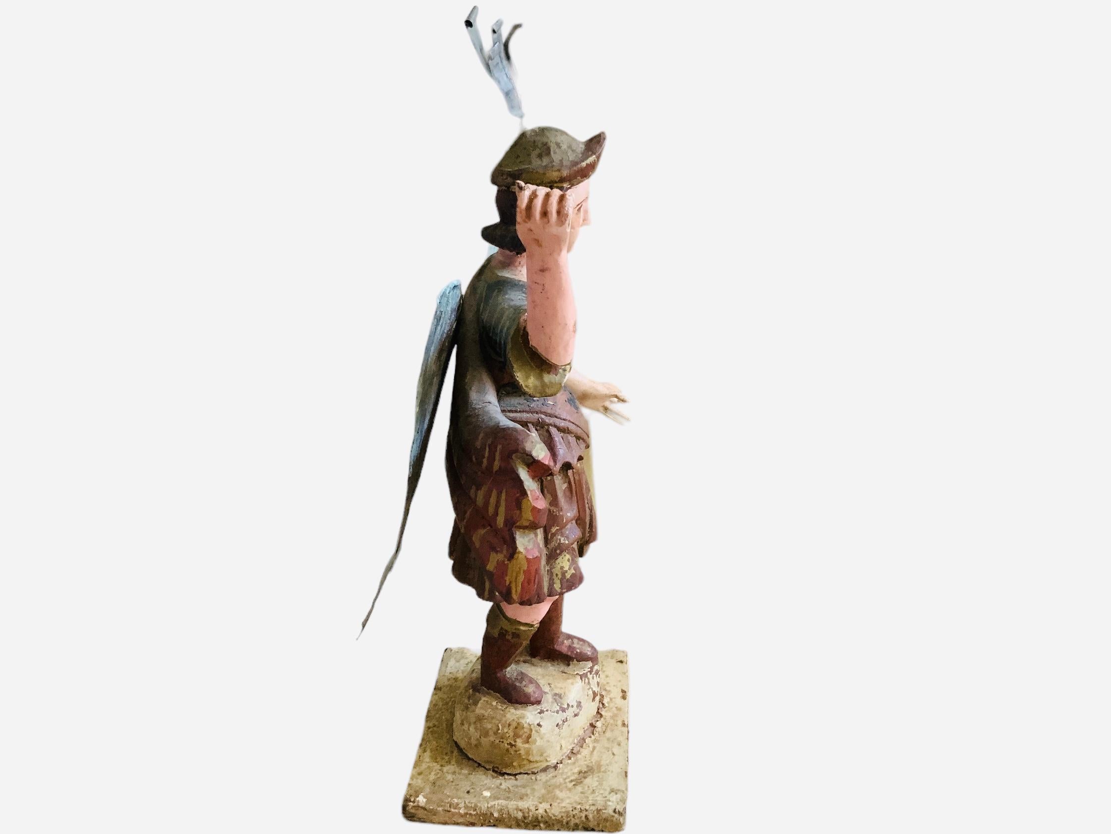 Escultura latinoamericana Santos de Palos San Miguel tallada en madera Desconocido en venta