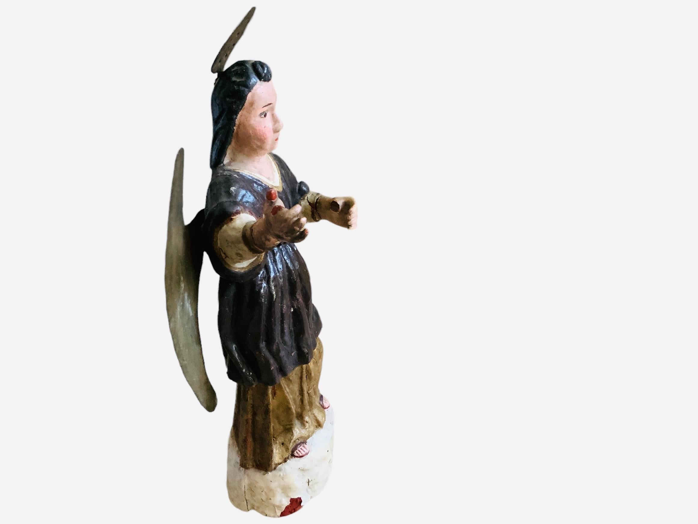Scultura di San Raphael in legno intagliato in latino-americano Santos de Palos in vendita 4