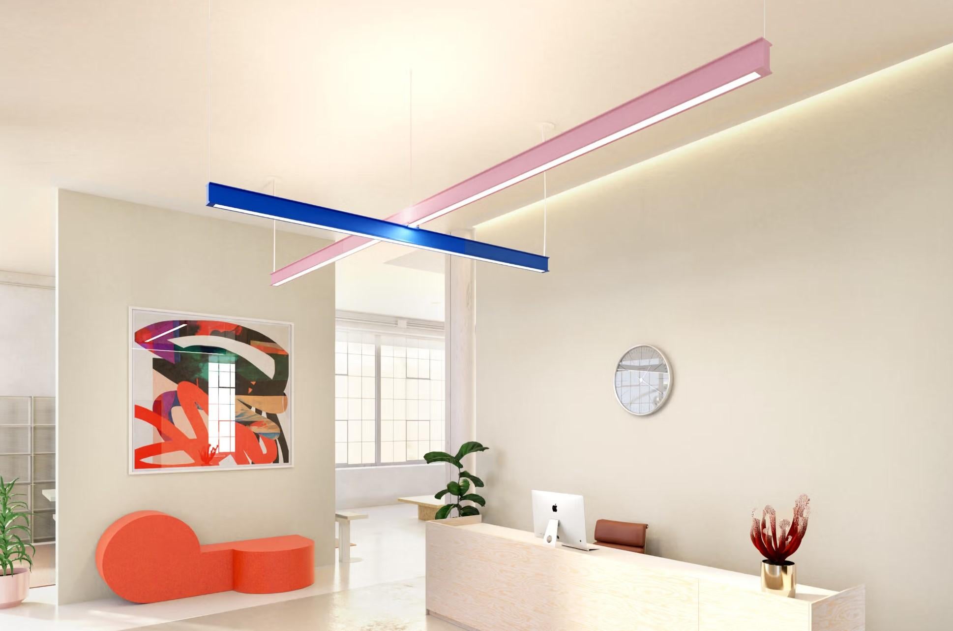 Latis Cross Kronleuchter von RBW aus pulverbeschichtetem Aluminium in Mattweiß 8' x 8' (21. Jahrhundert und zeitgenössisch) im Angebot
