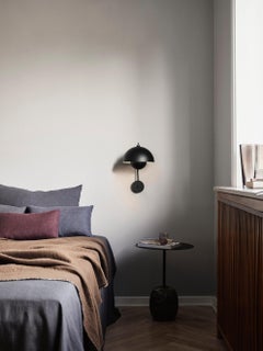 LATO LN8, Beistelltisch aus warmem schwarzem Stahl und Marmor von Luca Nichetto für &Tradition