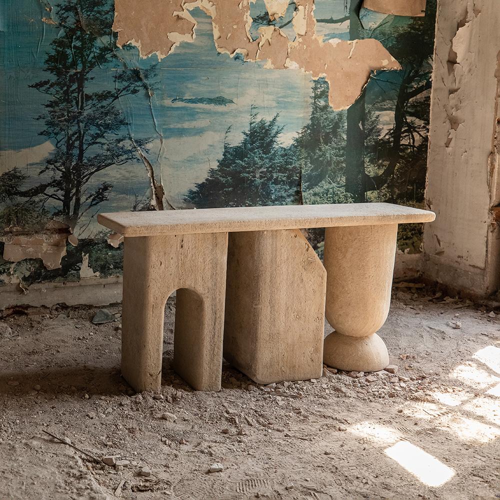 The concept is based on the essence of the material itself, with a clean and brutalist style: straight lines, geometric shapes, fewer ornaments, less noise and more naturalness. The piece plays with the concepts of geometry, scale and simplicity to