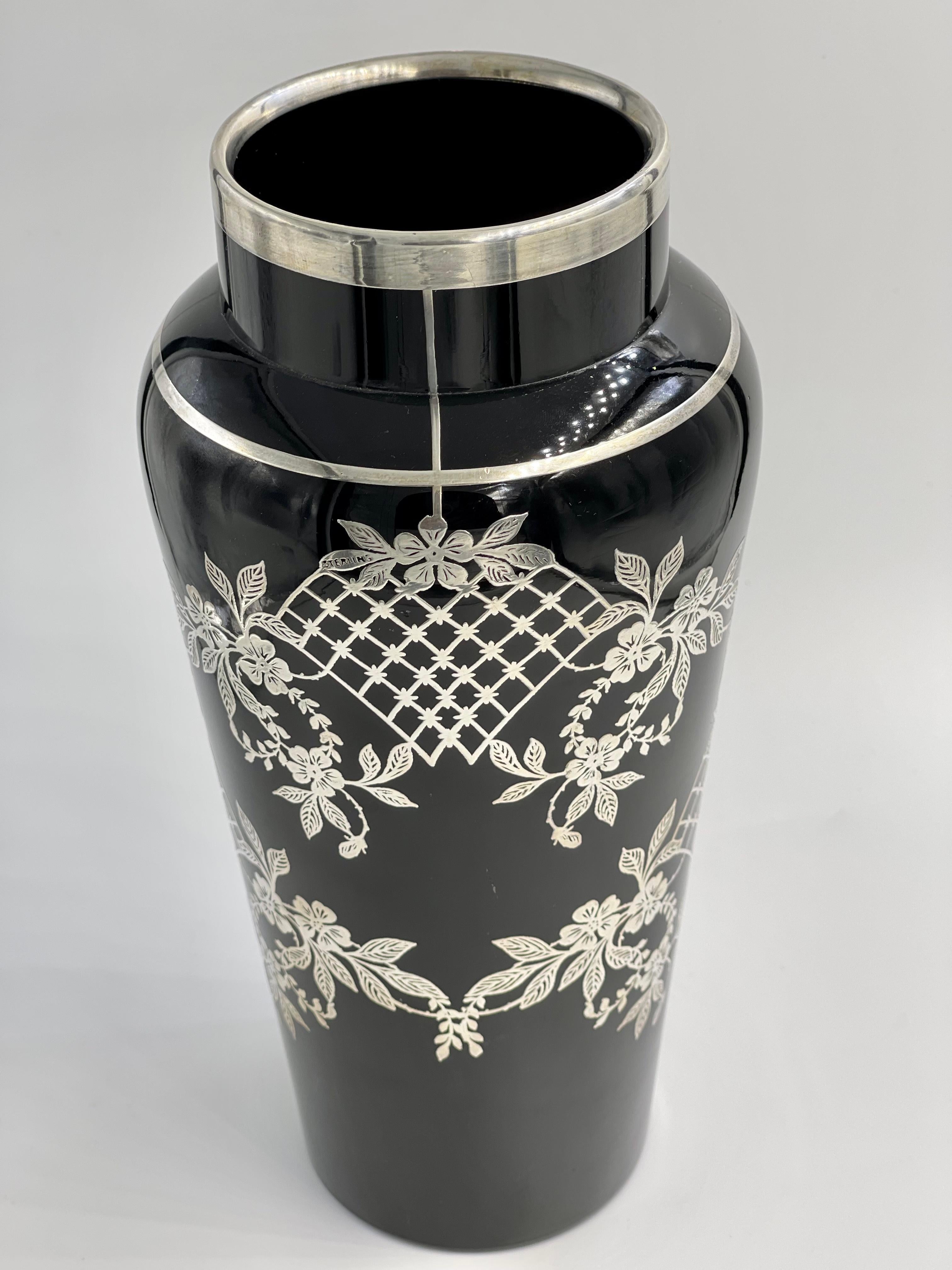 Lattice Flower Floral Sterling Silver Overlay Black Amethyst Glass Vase In Good Condition For Sale In Miami Beach, FL