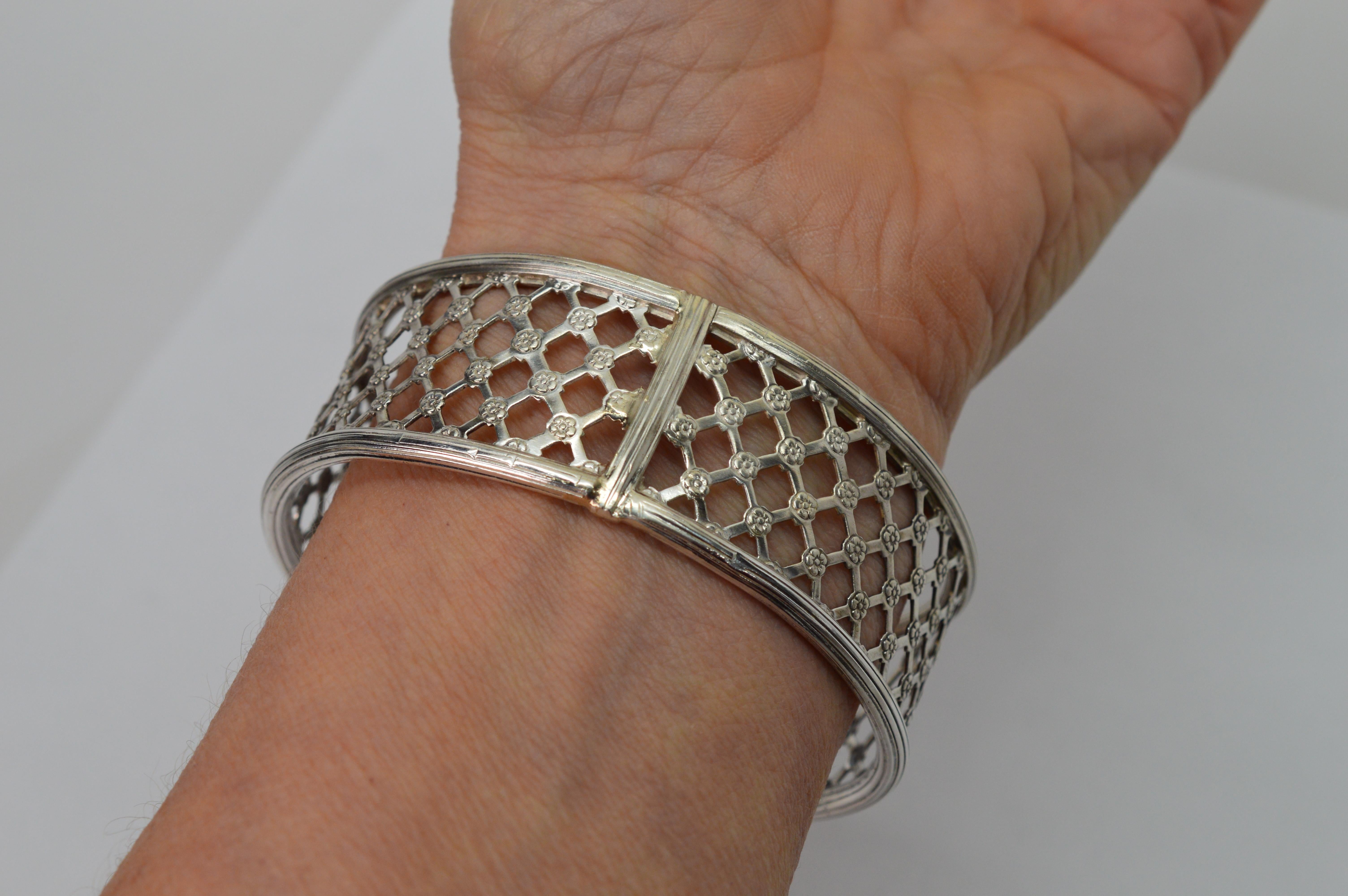 Lattice Lace Sterling Silver Bangle Bracelet In Good Condition For Sale In Mount Kisco, NY